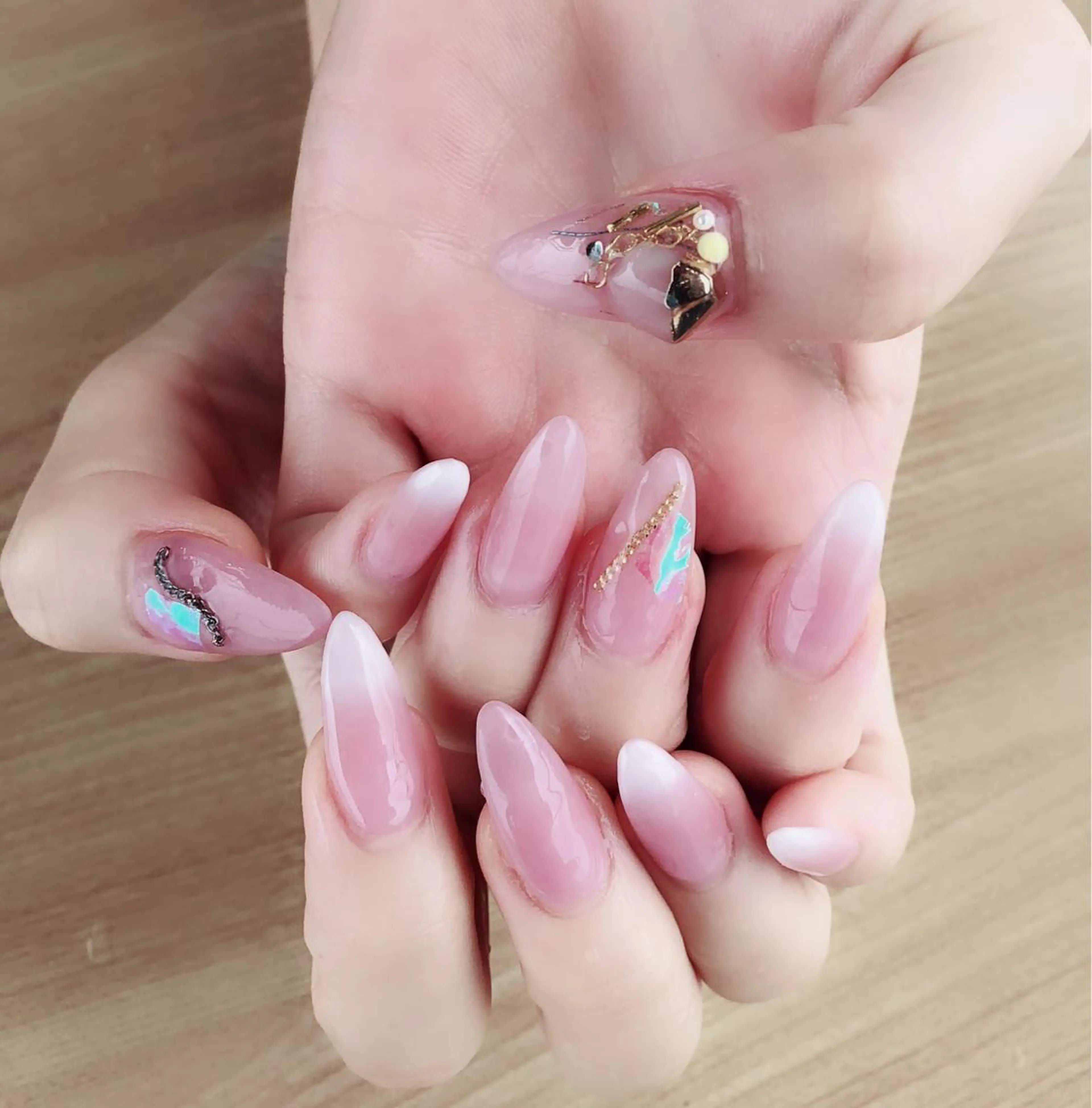 ネイル R salonのネイルデザイン