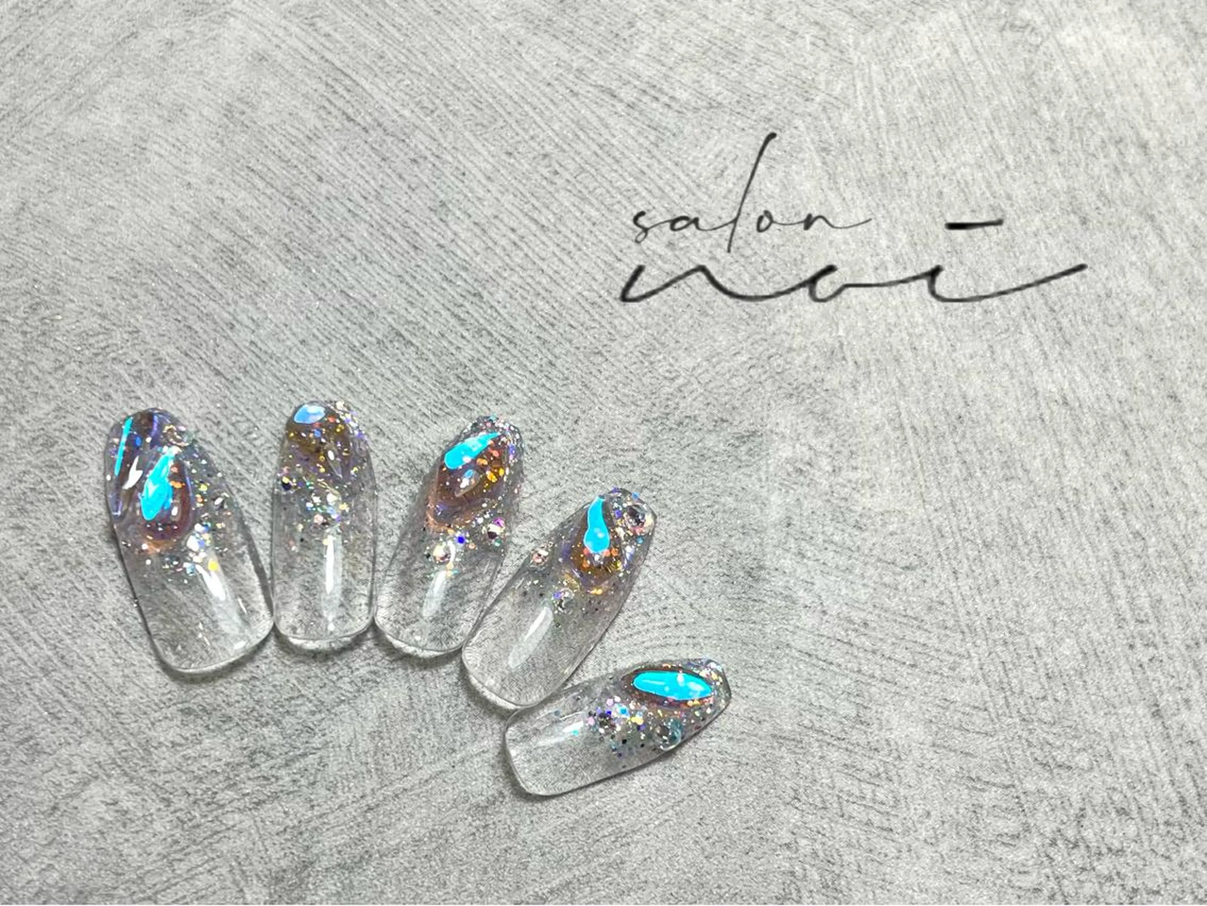 ネイル キラキラネイル ストーンネイル ハンドネイル salon noi所属・salon noiのネイルデザイン