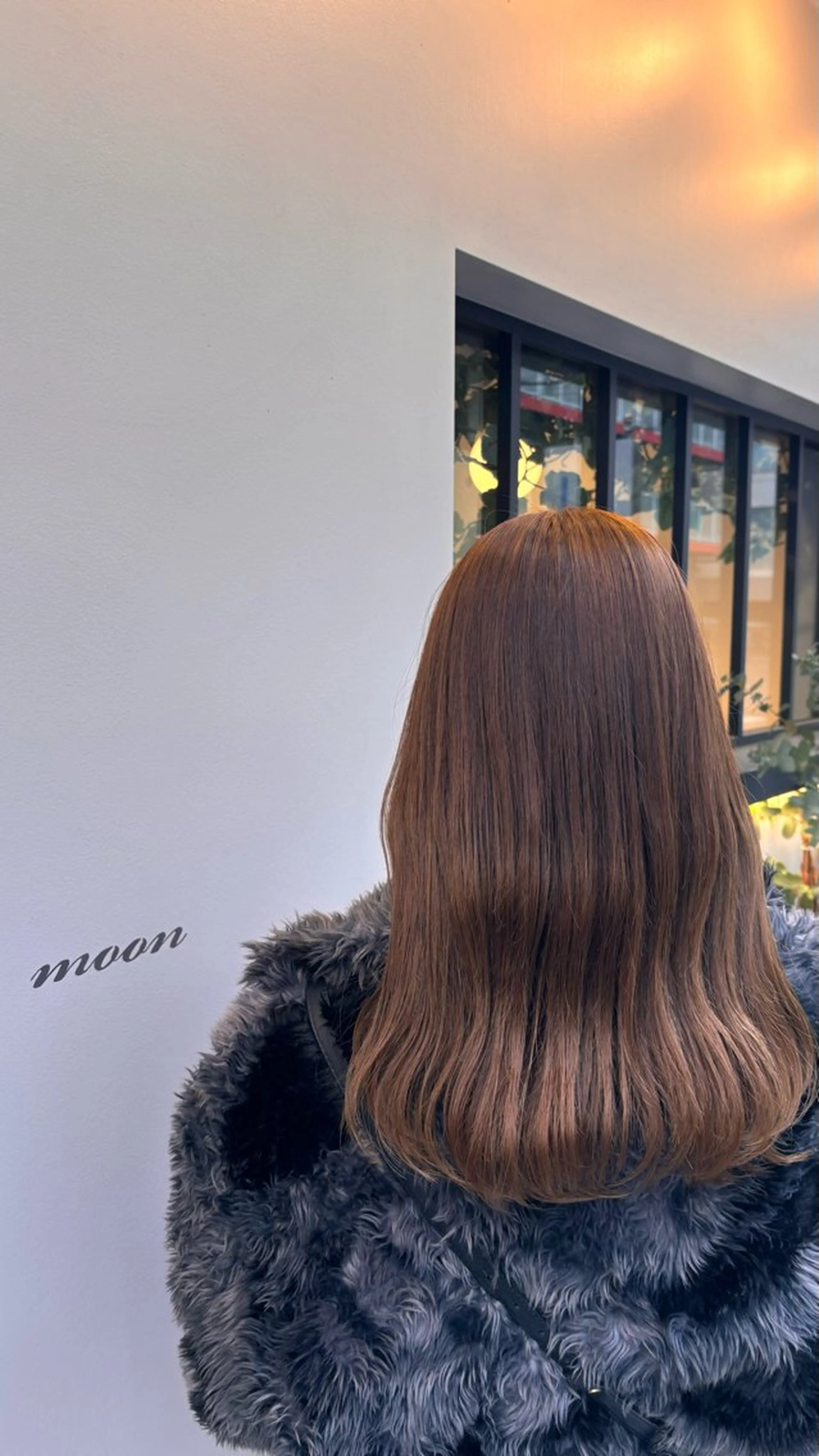 セミロング カラー ヘアアレンジ ベージュカラー ブリーチ moon所属・平出 千尋のヘアスタイル