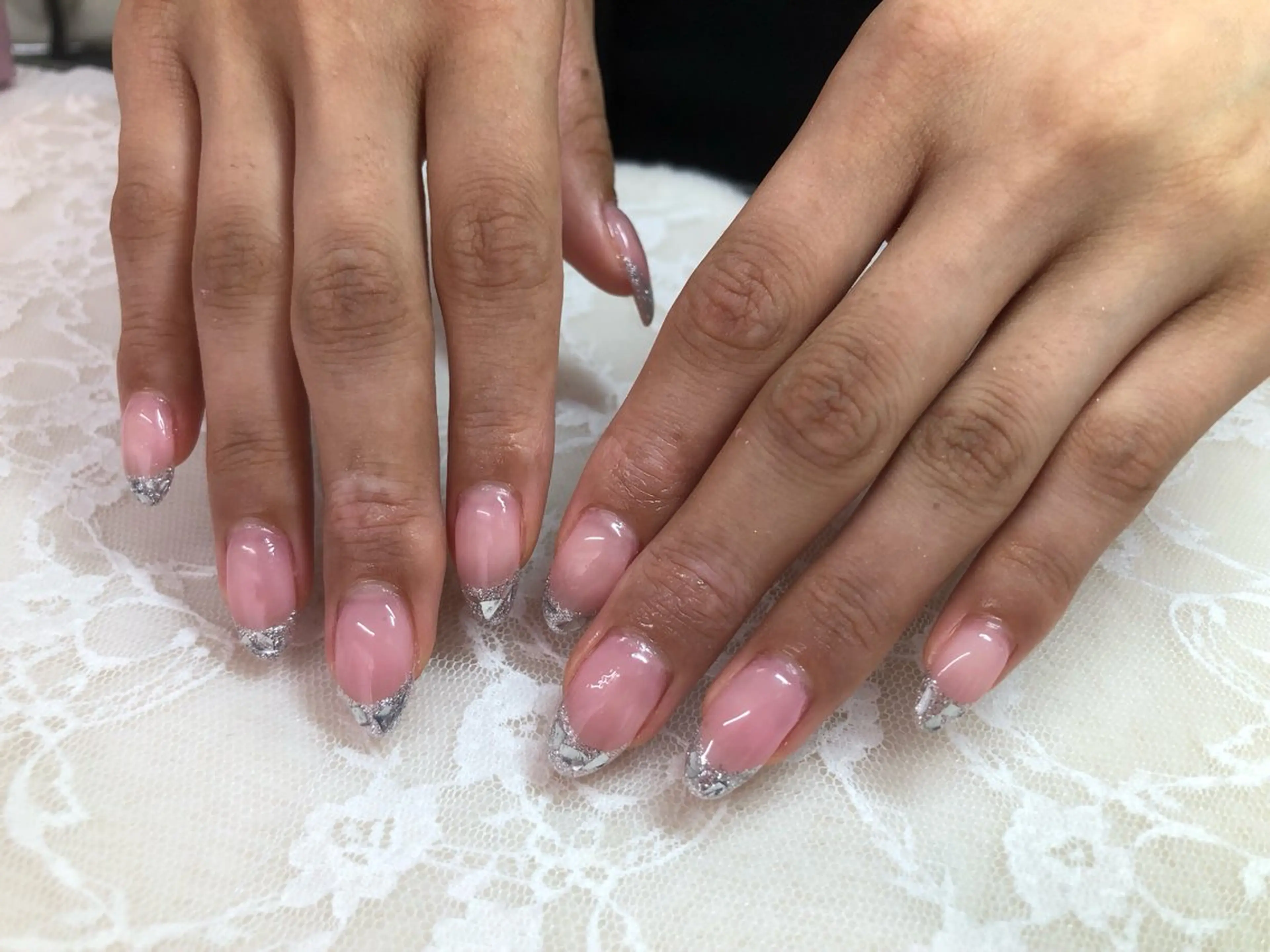 ネイル フレンチネイル ガラスフレンチ シルバー ハンドネイル ハンドケア Epokku ネイルサロンのネイルデザイン