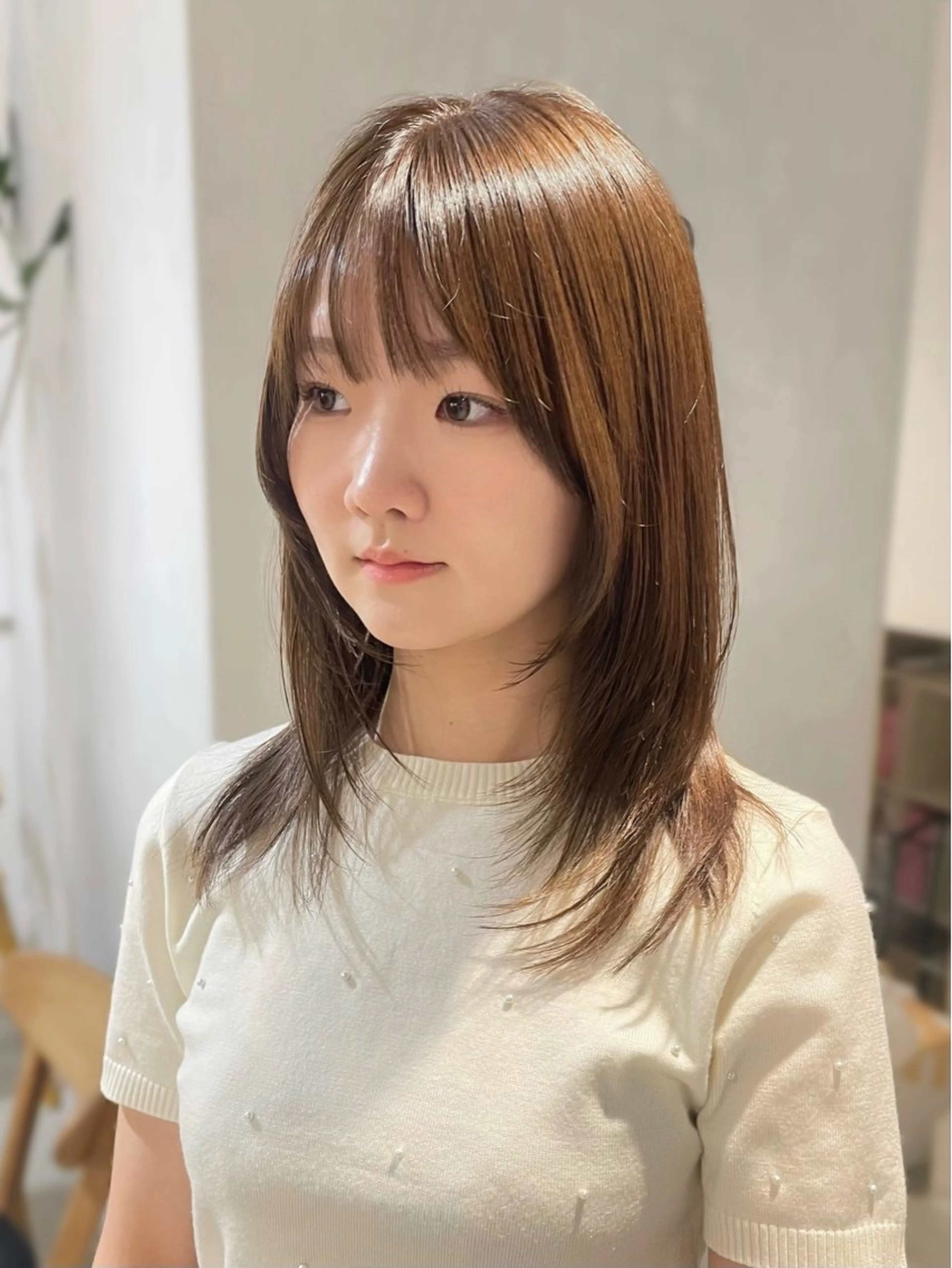 ミディアム SAKI 新宿のヘアスタイル