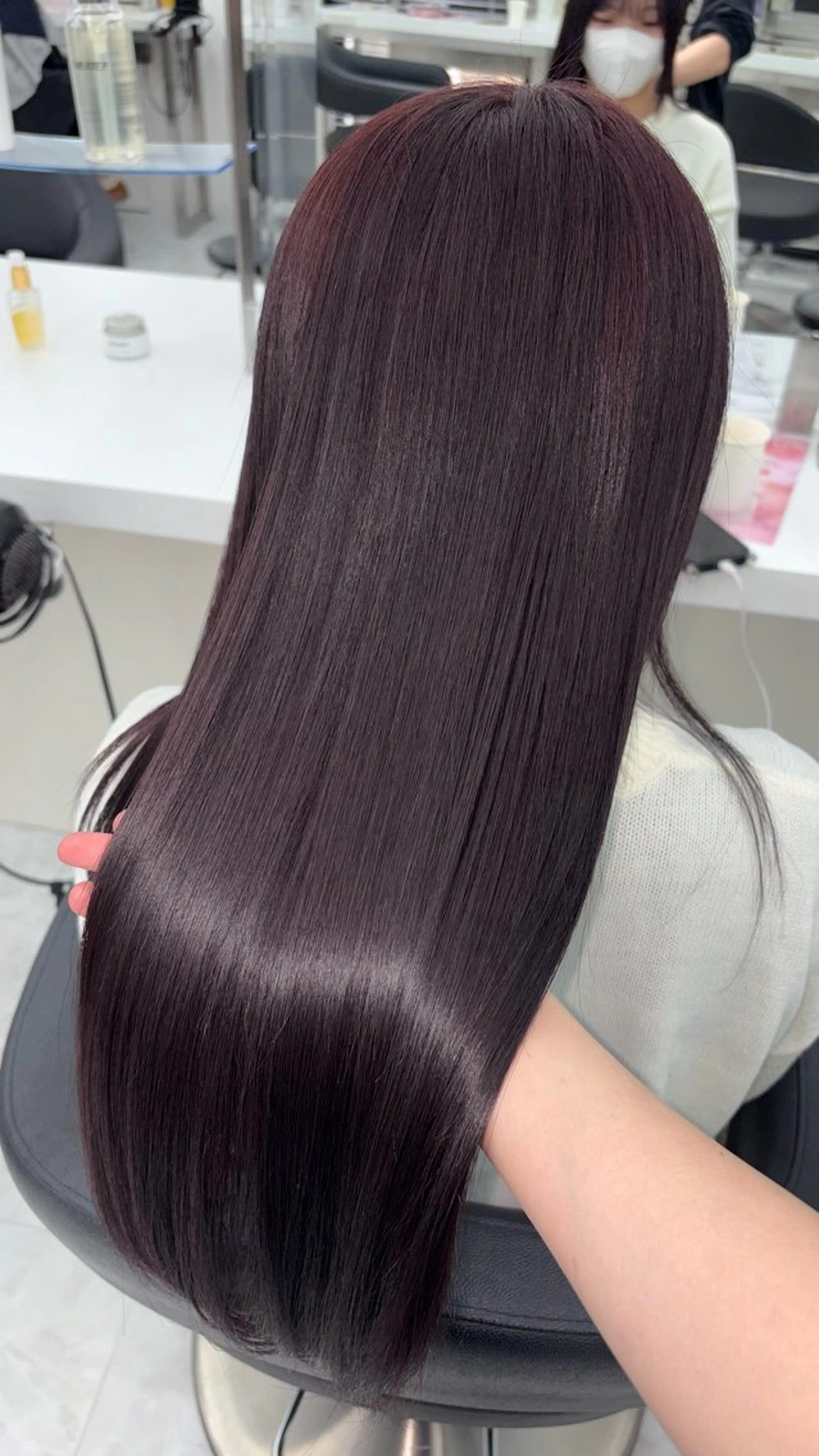 ロング カラー 🖤ハイトーン× レイヤー🖤SARAのヘアスタイル