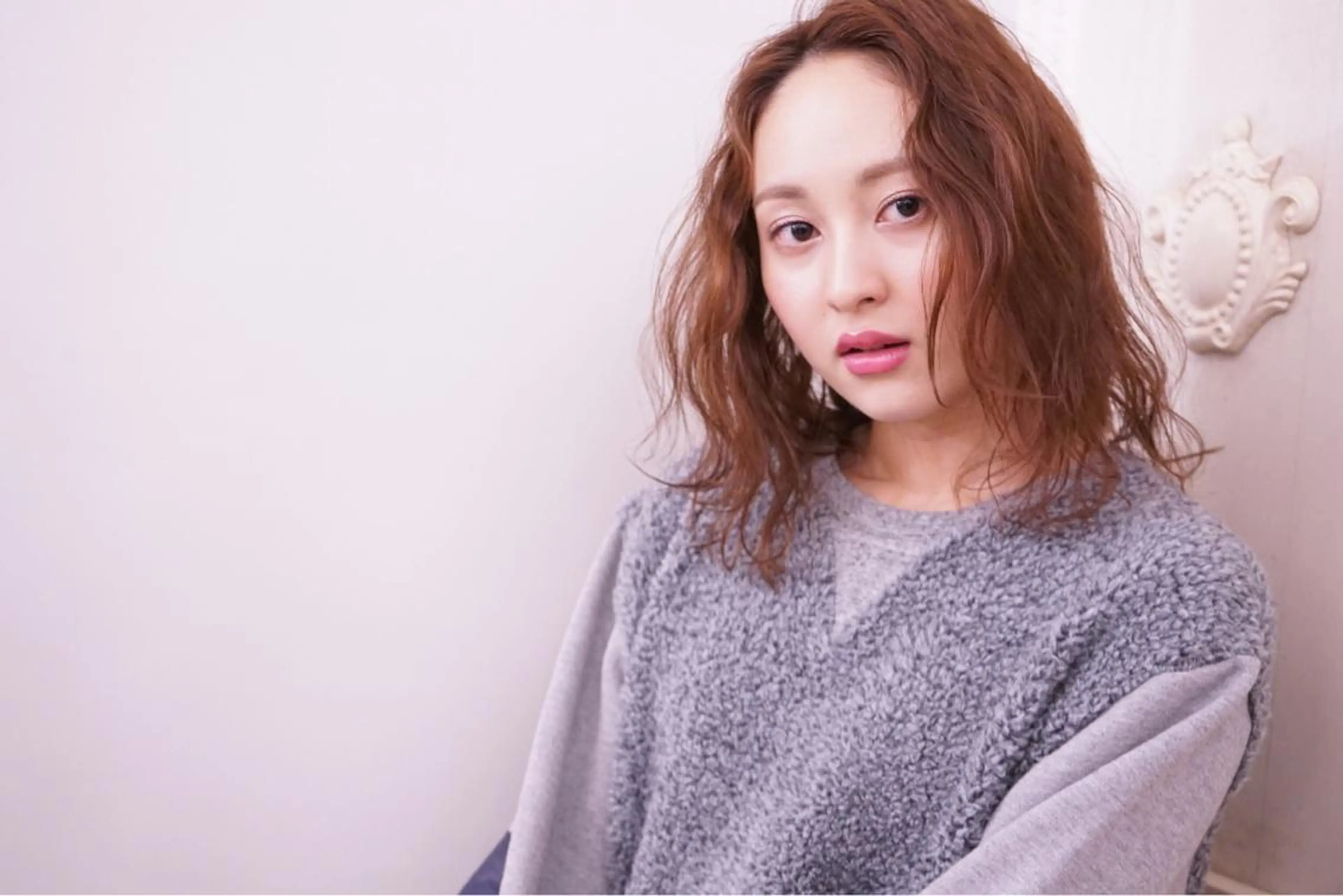 セミロング カラー パーマ ヘアアレンジ セミロングパーマ ベージュカラー ブラウンカラー ブラウンベージュ カット ヘアカラー 可愛いを作る神 ナオヒロのヘアスタイル