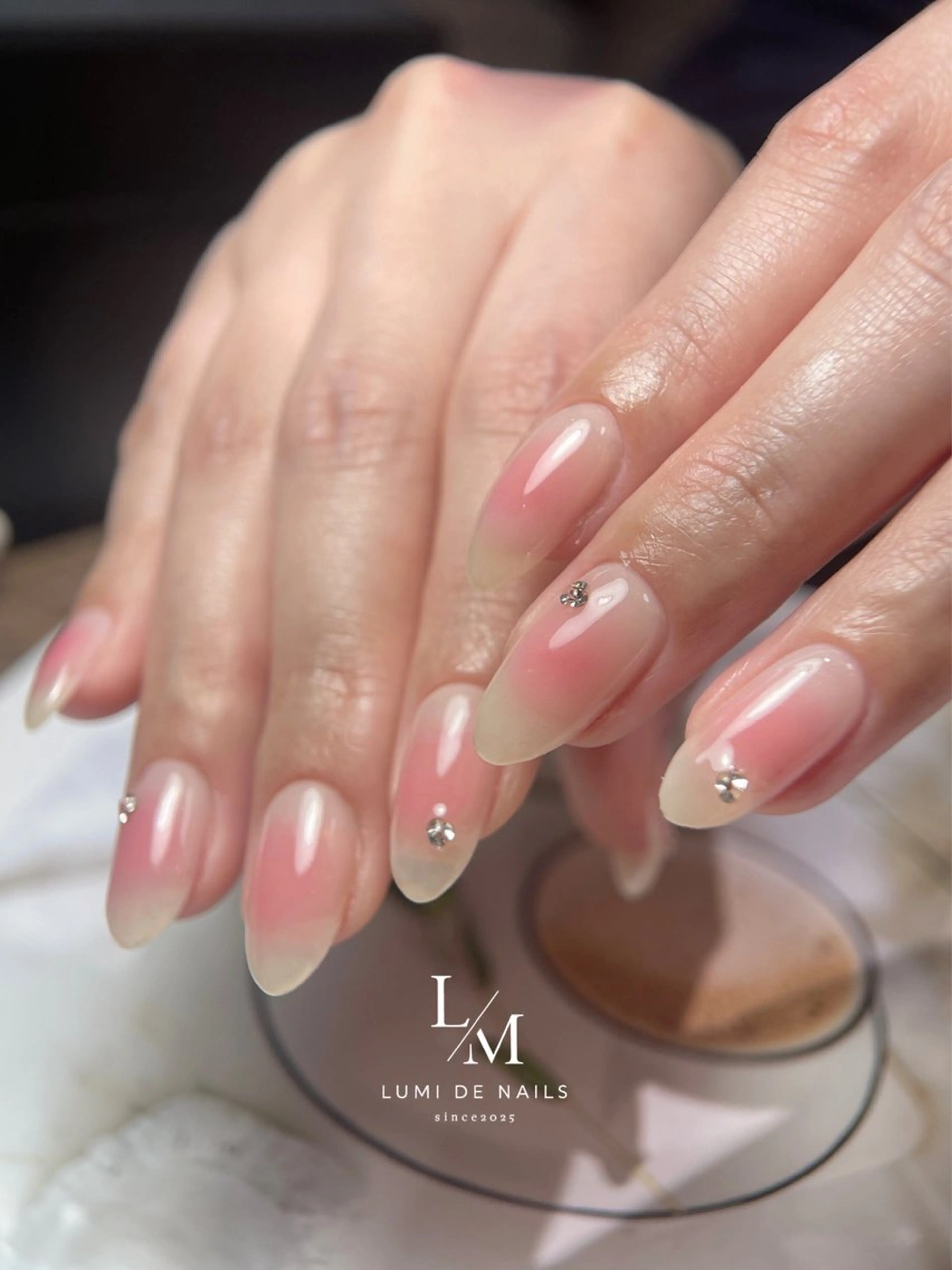 ネイル グラデーション ラメ(グリッター) マグネットネイル ミラーネイル ニュアンスネイル ハンドネイル Lumi de nailsのネイルデザイン