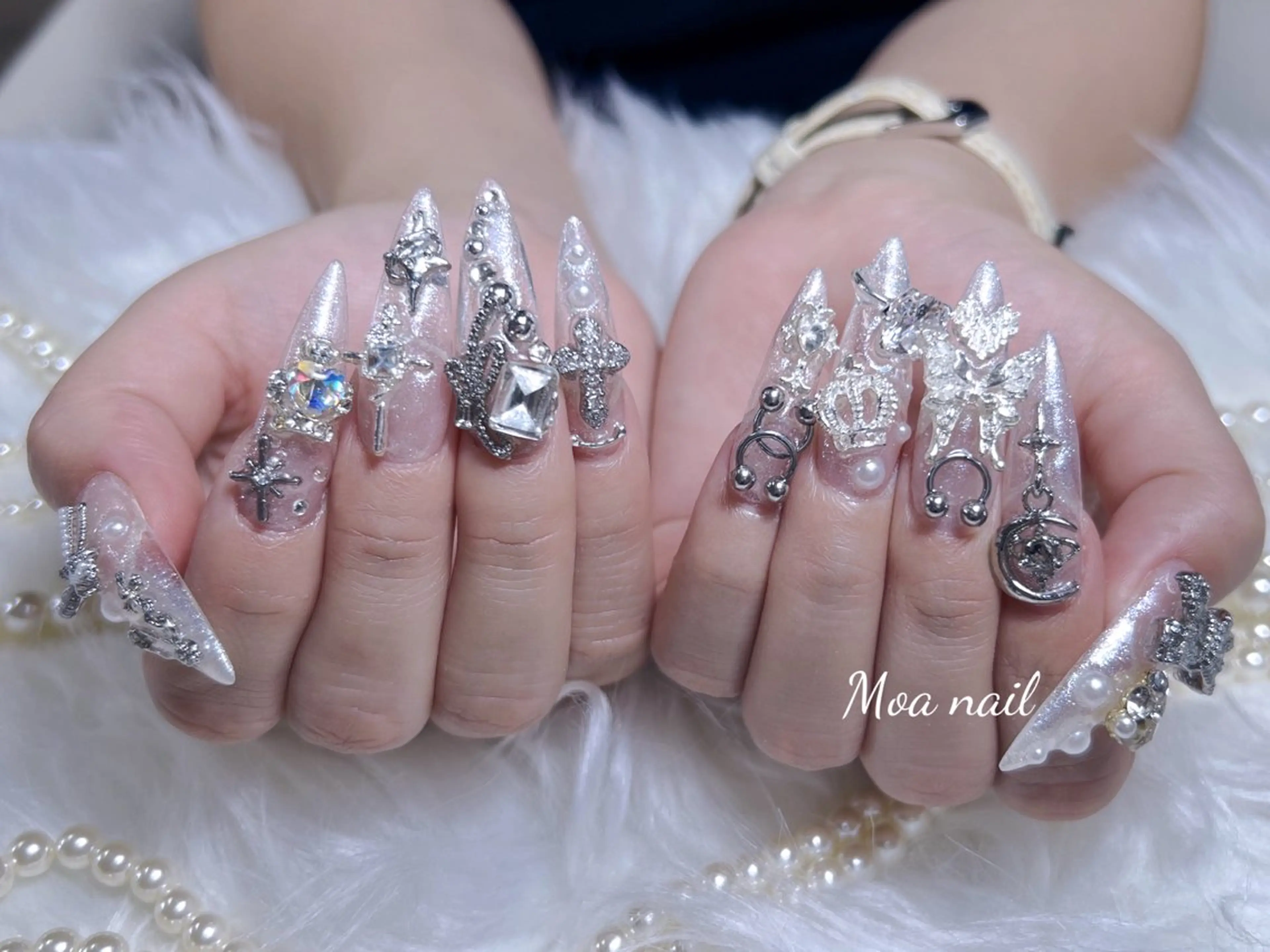 ネイル 長さ出し フレンチネイル ガラスフレンチ キラキラネイル マグネットネイル ハンドネイル Moa nailのネイルデザイン