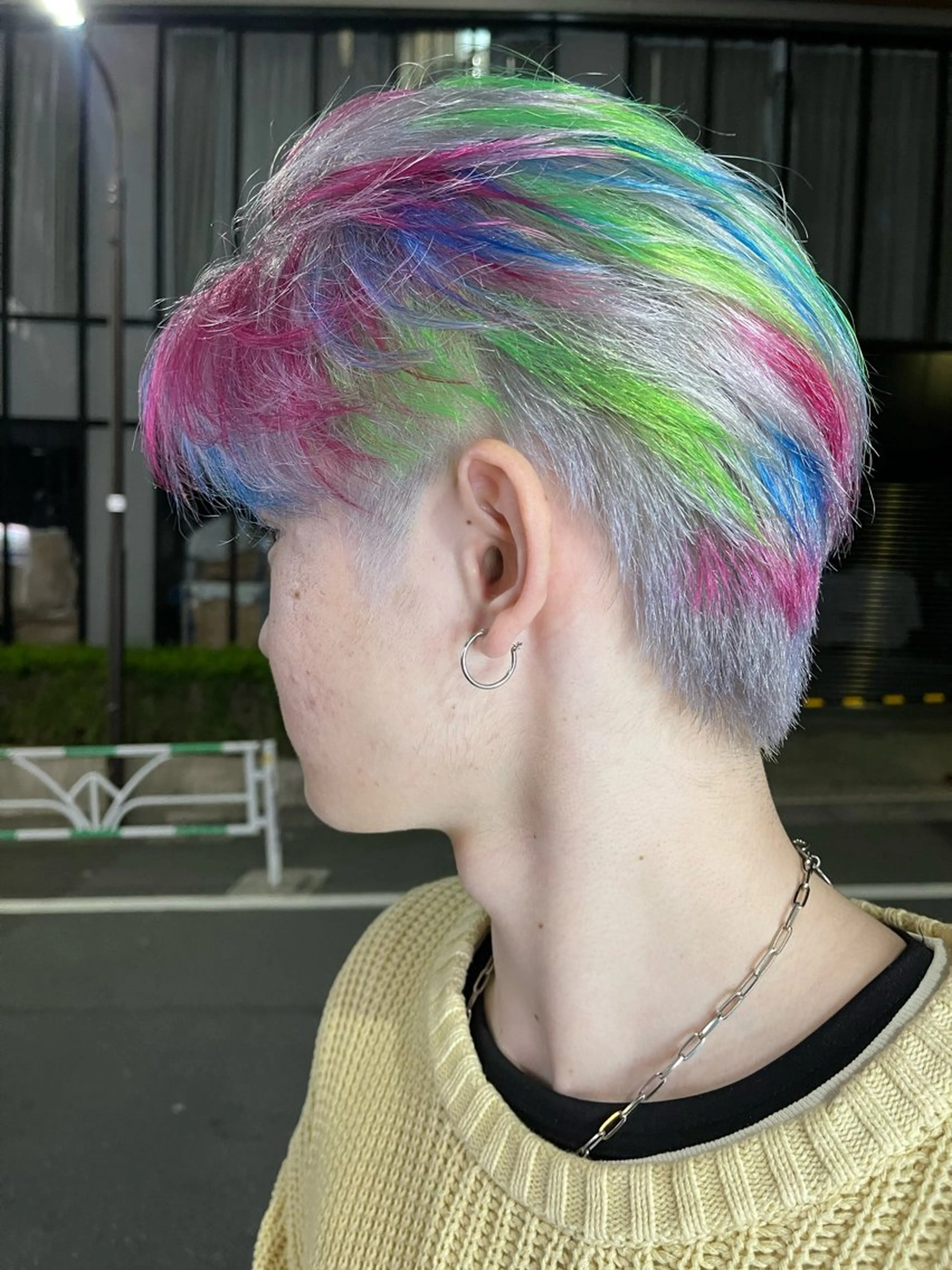 ショート カラー デザインカラー ハイライトカラー シルバー ハイライト ブリーチカラー✨ じょあ☆のヘアスタイル