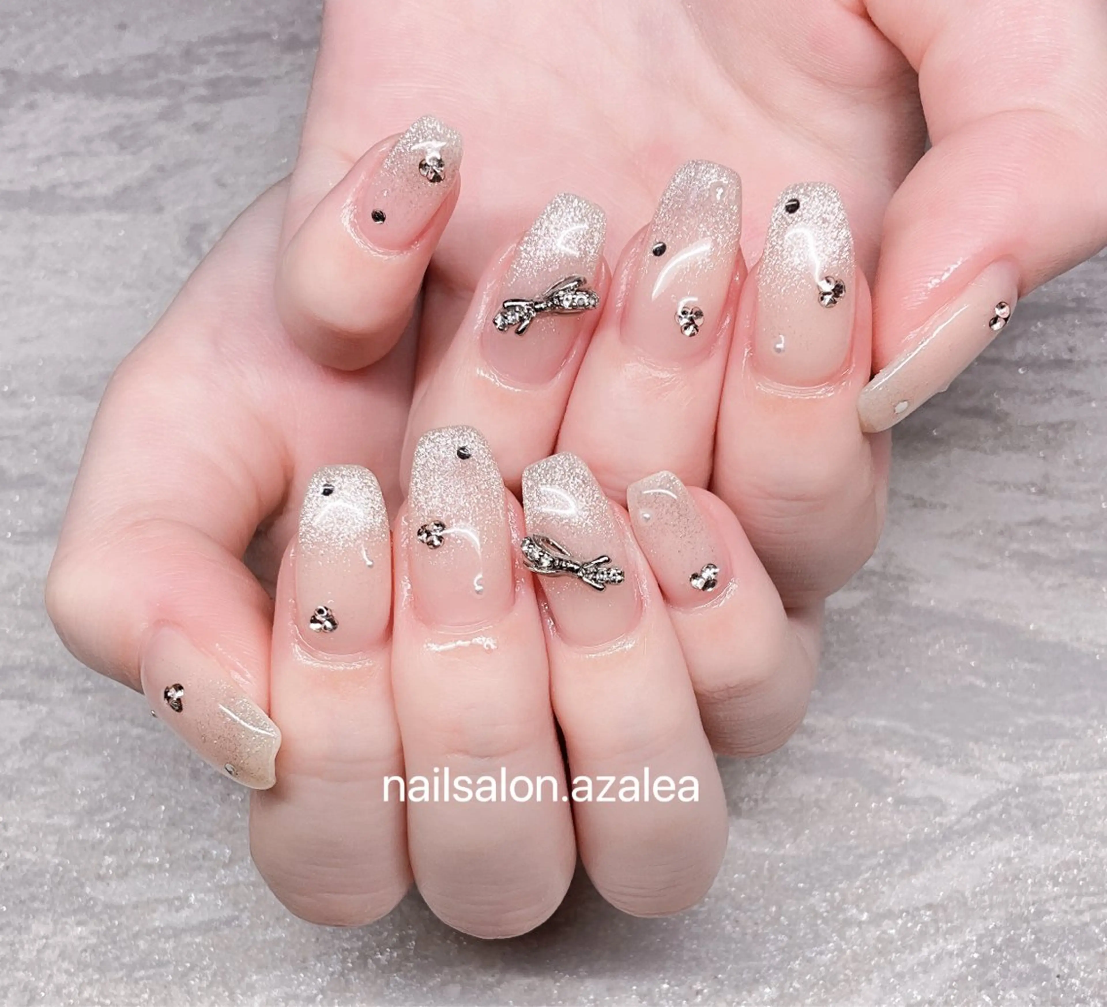 ネイル ハンドネイル R inのネイルデザイン