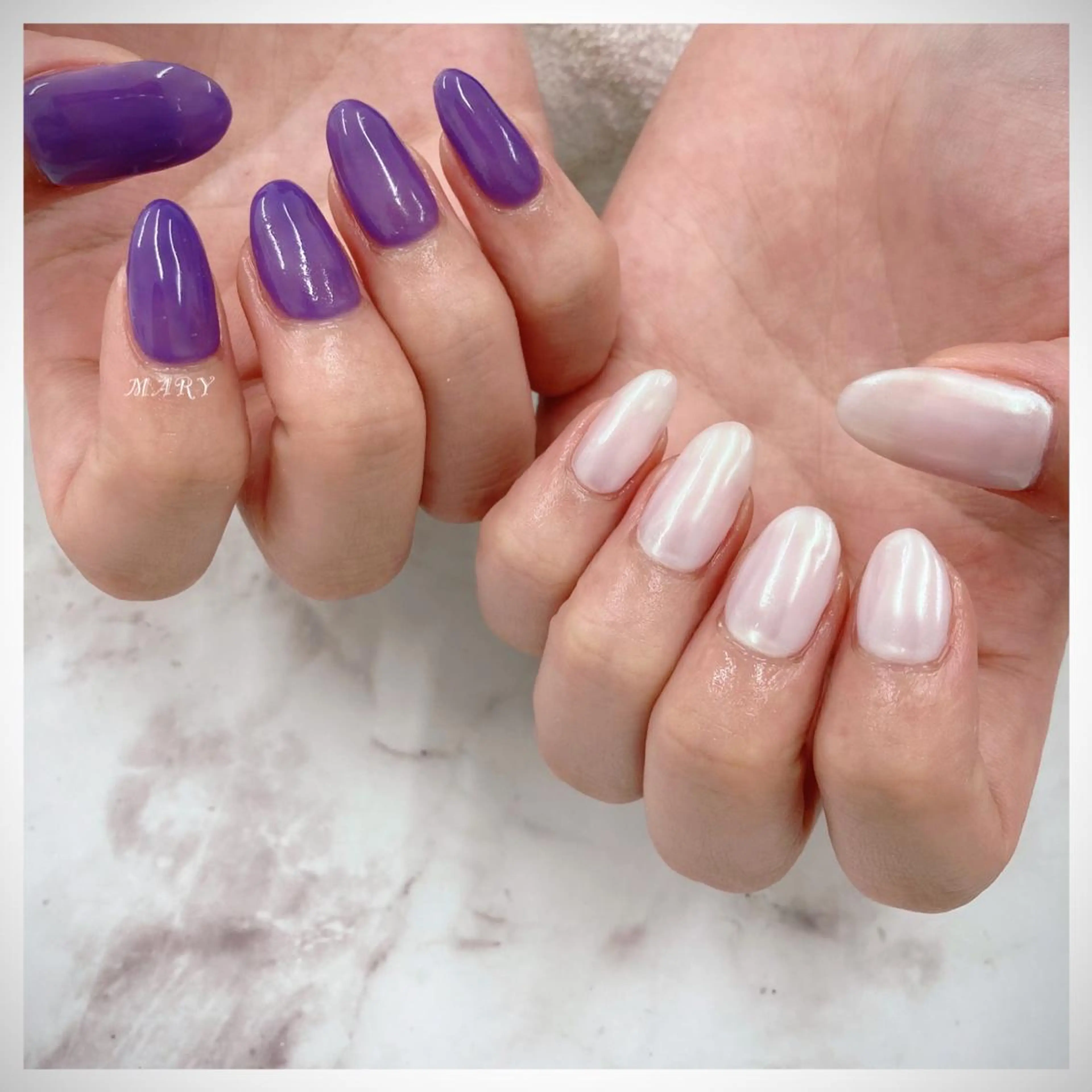 ネイル オーロラネイル ニュアンスネイル ワンカラーネイル パープル シンプルネイル ハンドネイル Mary nail所属・Mary nail .narumiのネイルデザイン