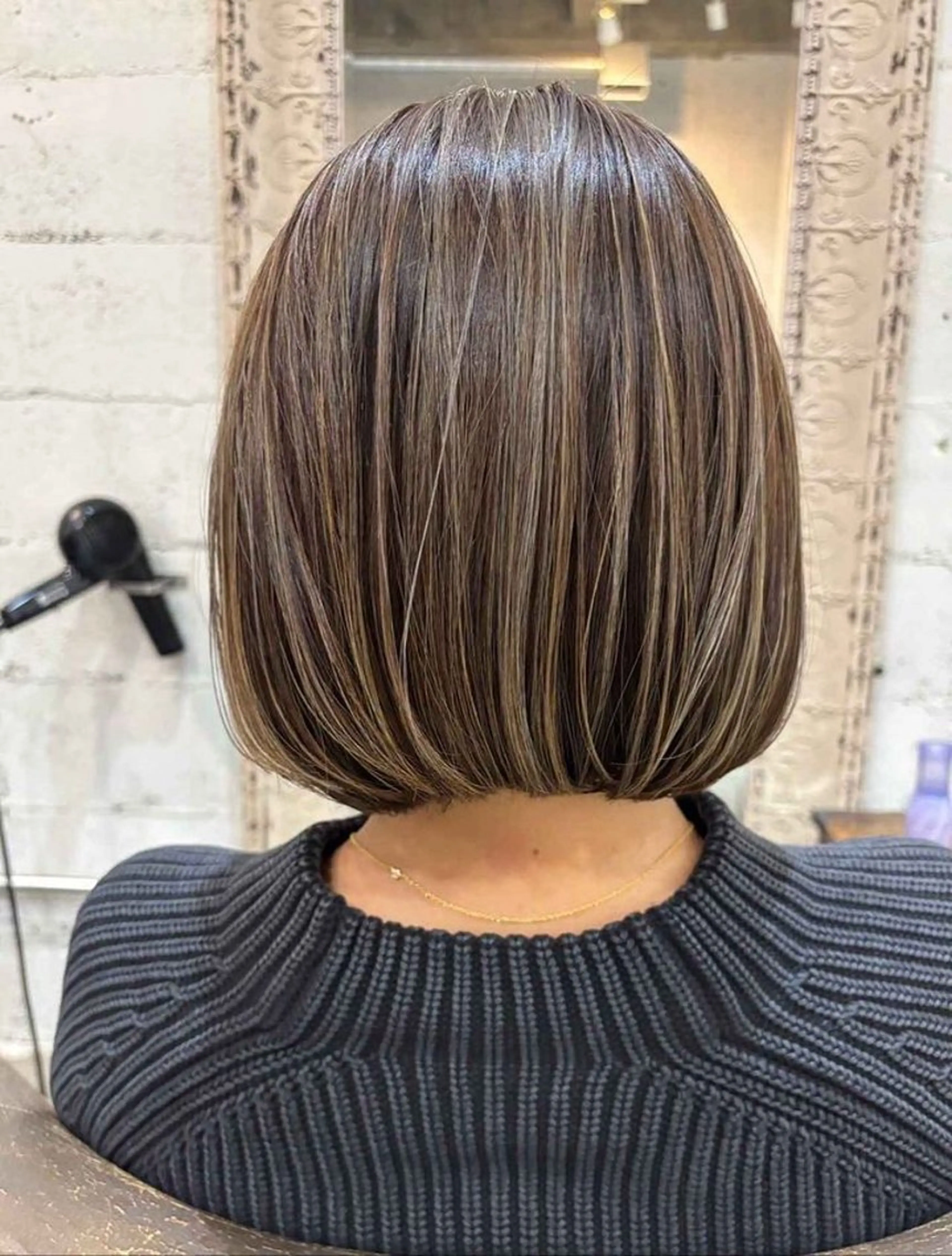 破格❗️【白髪ぼかしハイライト✨】ケアブリーチ使用‼️白髪染め、グレーカラーの写真