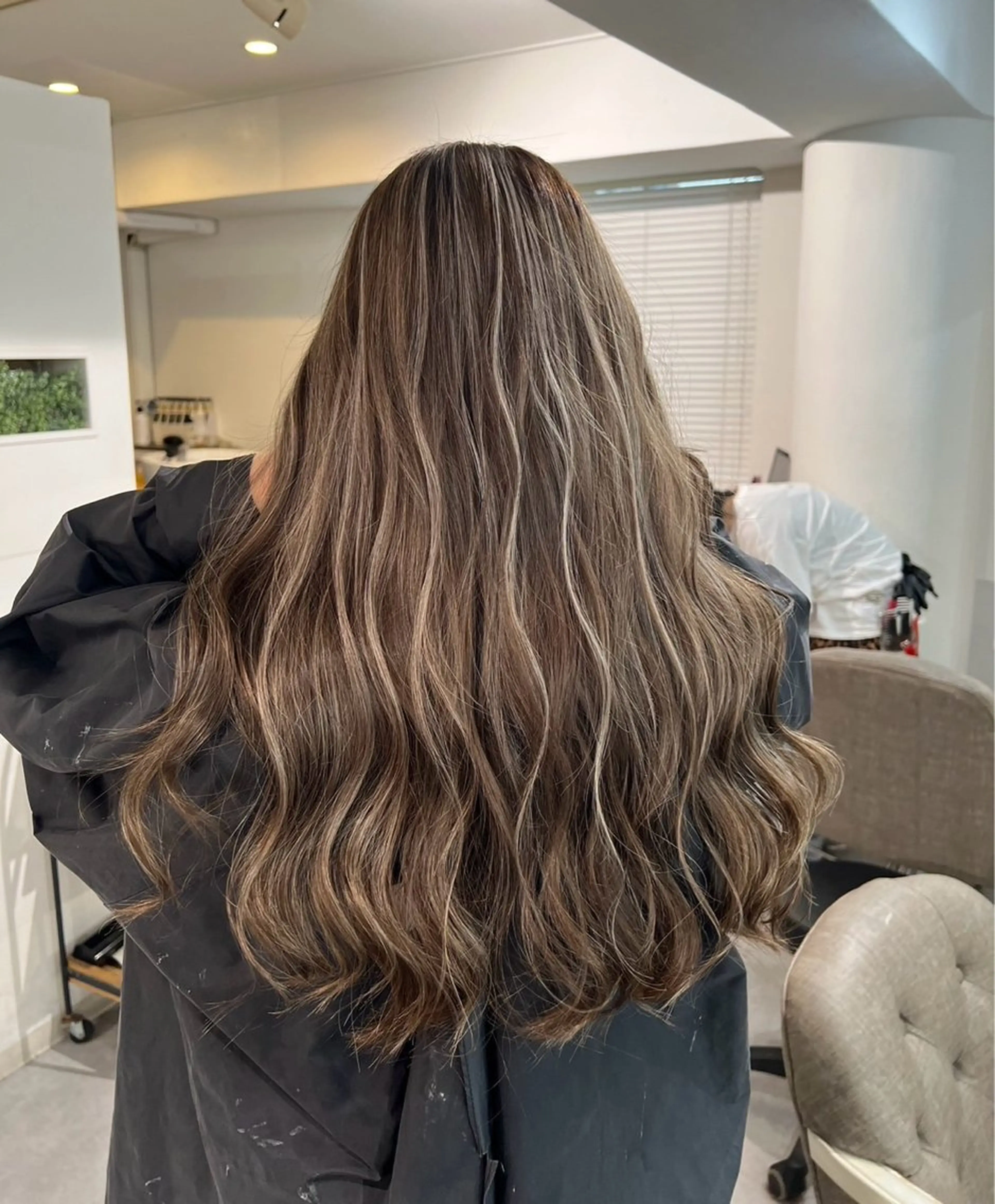 ロング カラー グレージュ ハイライトカラー ハイライト ヘアカラー トリートメント ROBIN所属・指名数No.1 /NAOYAのヘアスタイル