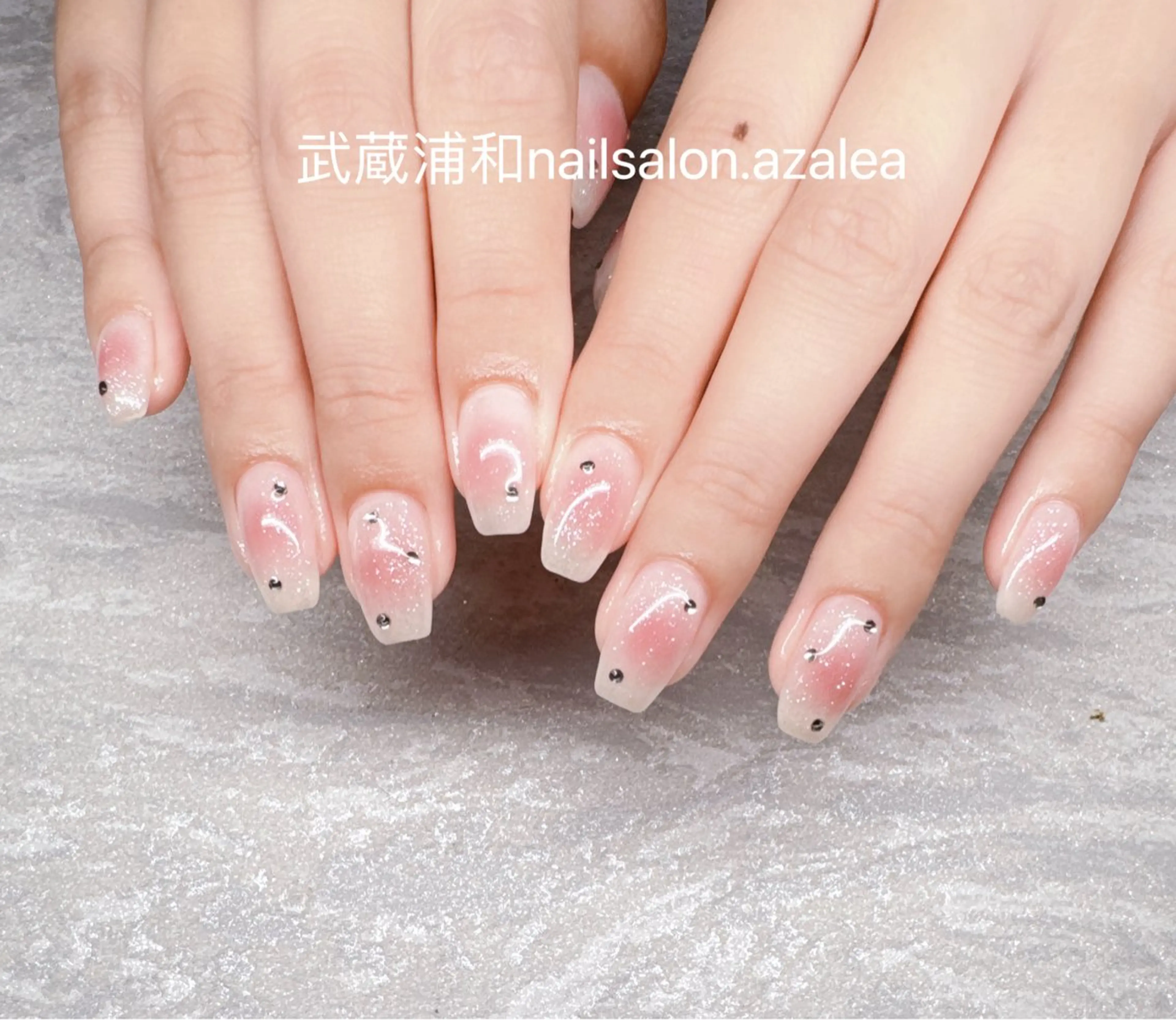 ネイル ハンドネイル R inのネイルデザイン