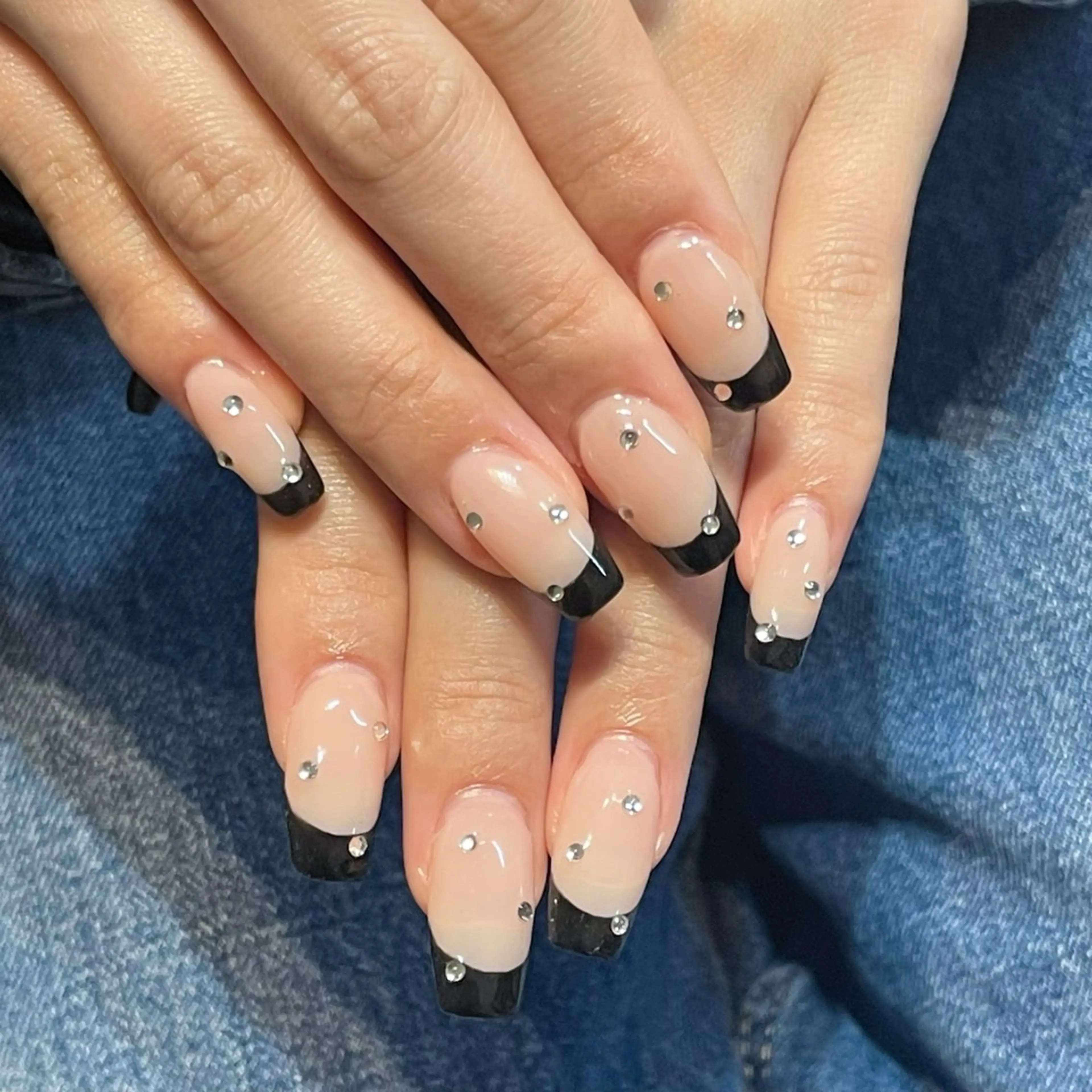 ネイル フレンチネイル ストーンネイル ハンドネイル jujur HARUKA🌸のネイルデザイン