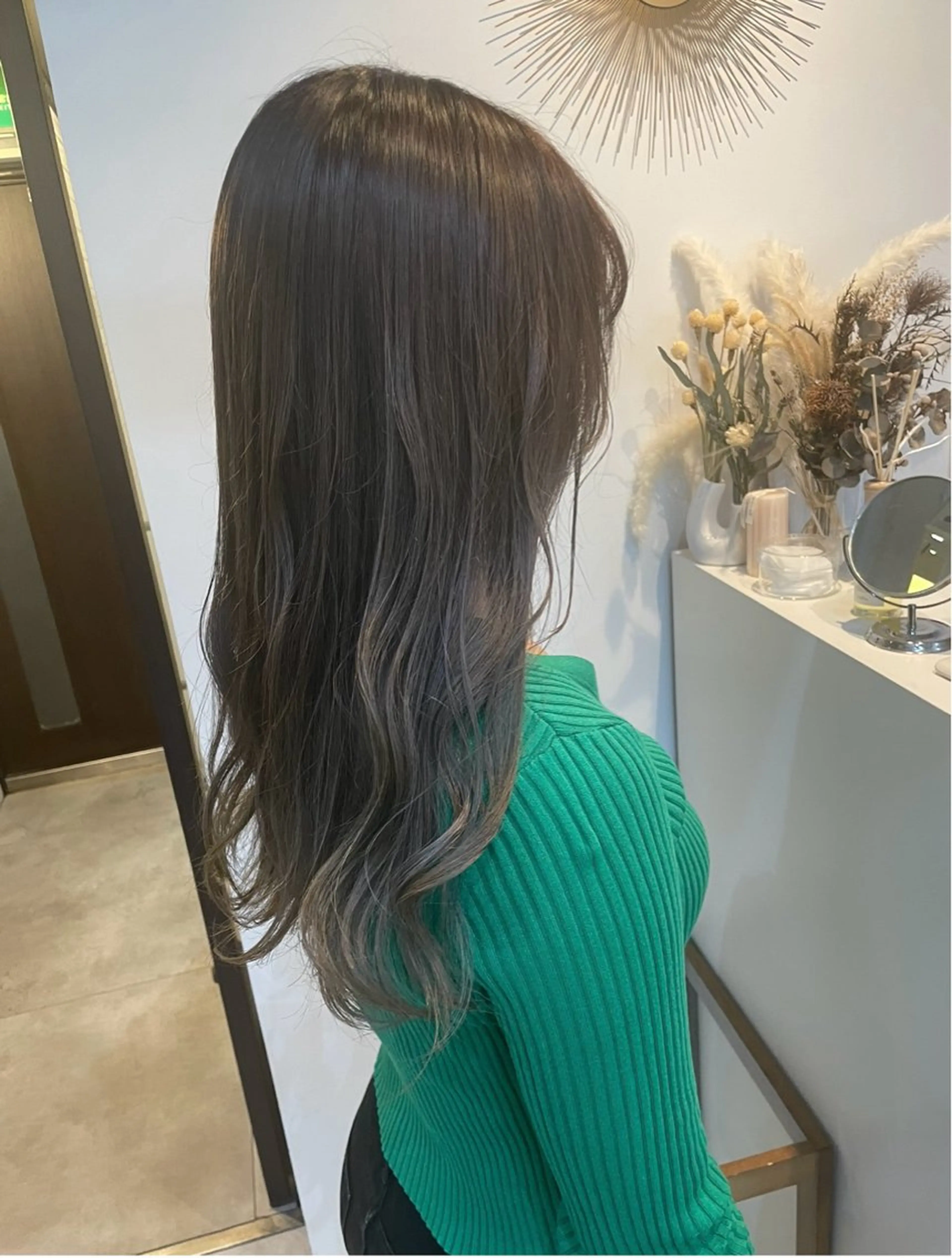 ロング カラー 中村 あやかのヘアスタイル