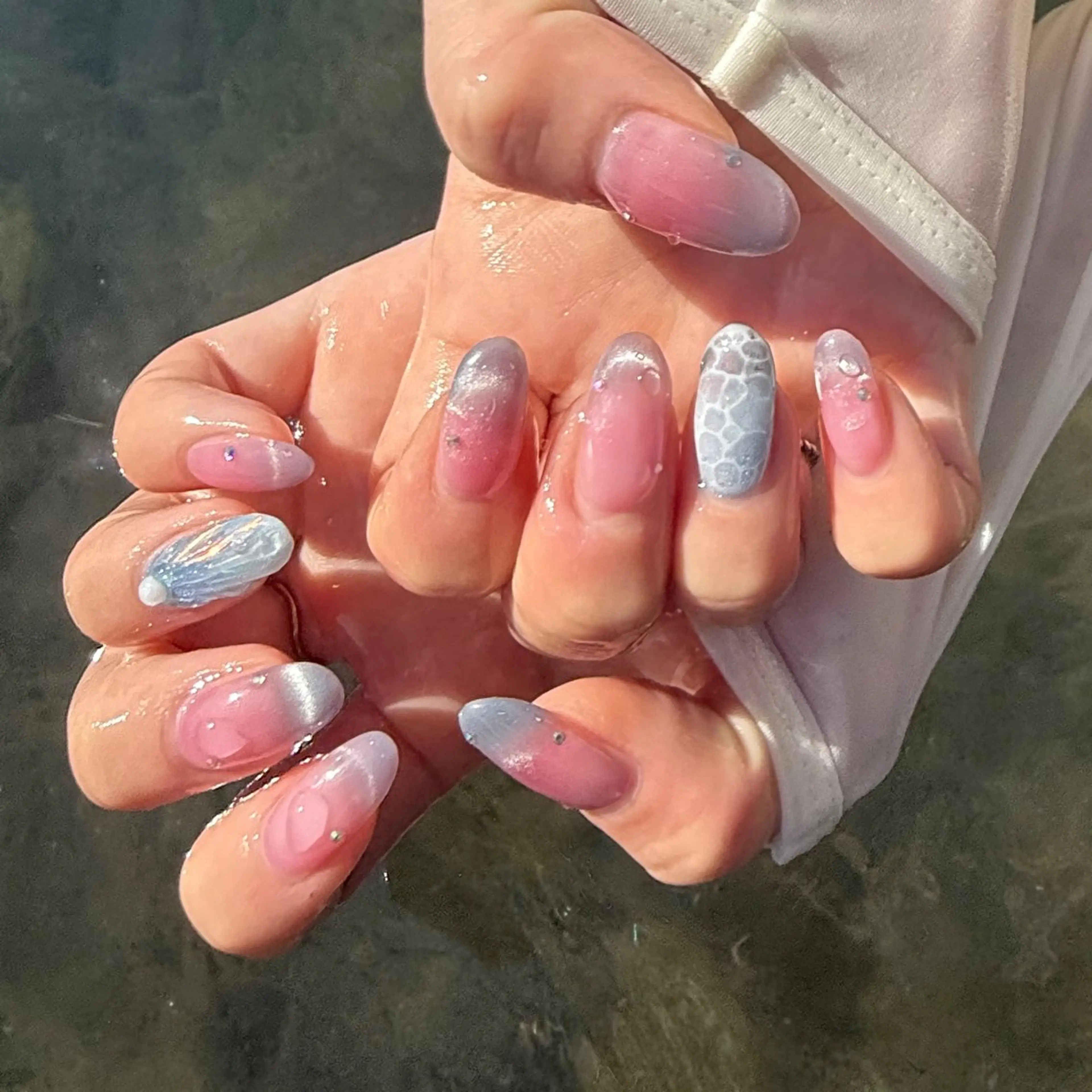 ネイル アートネイル オーロラネイル フレンチネイル ジェルネイル キラキラネイル ハンドネイル 六本木ネイル阡夜一夜 当日＆持ち込み歓迎のネイルデザイン