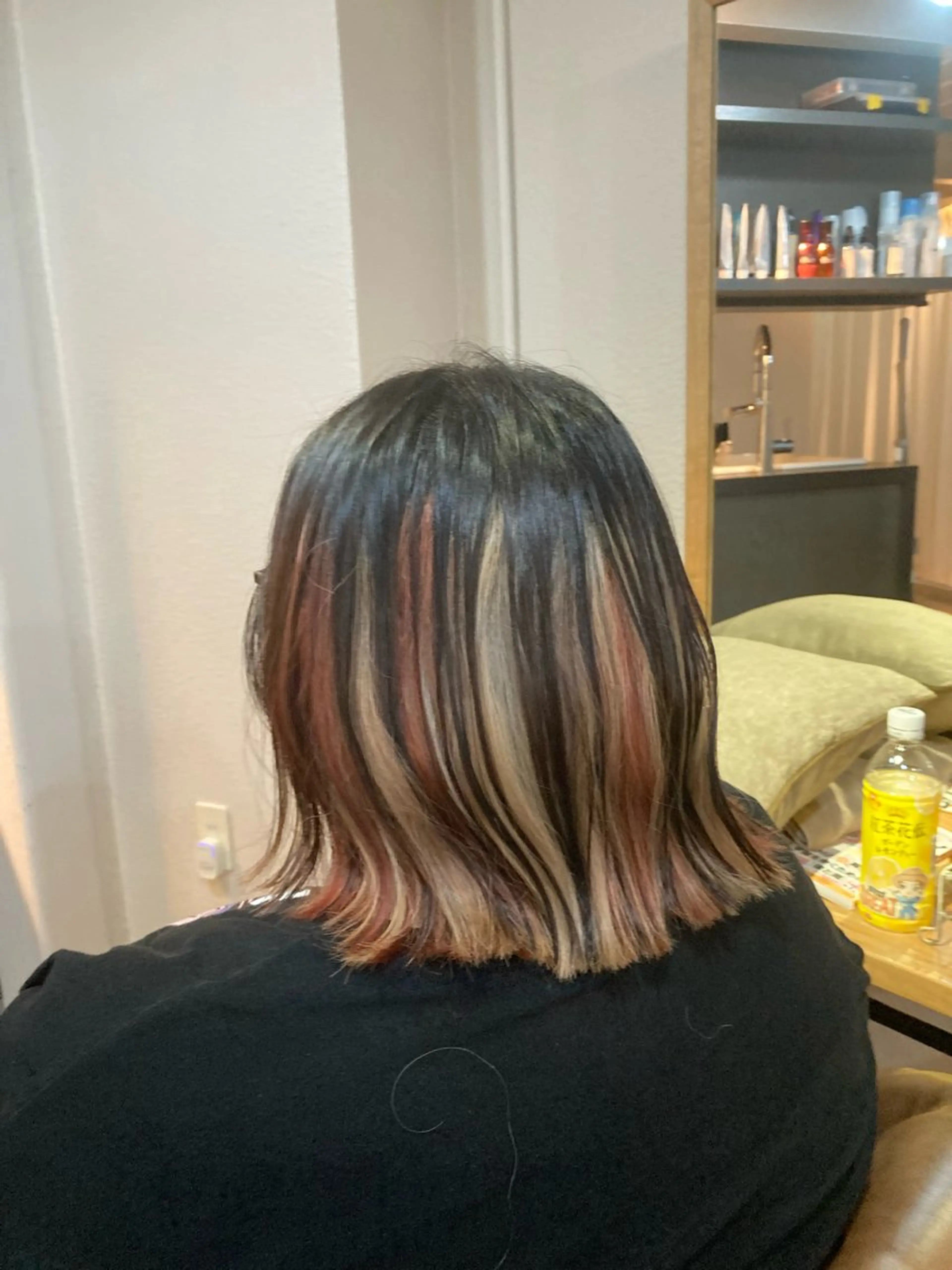 ミディアム hairroomsheeps所属・ハイトーン/ホワイト カラー/SHOKAのヘアスタイル