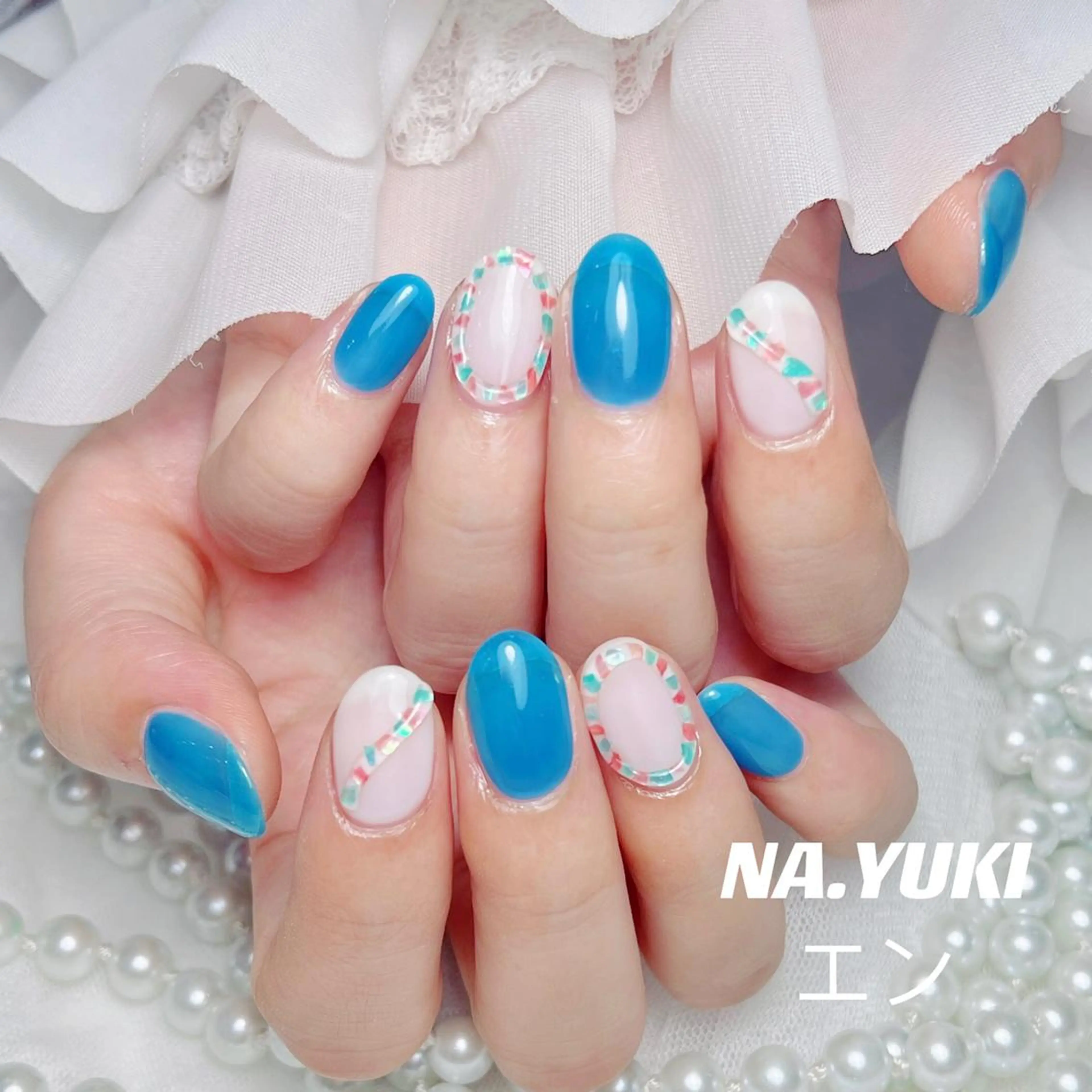 ネイル 🦋 Queenieのネイルデザイン