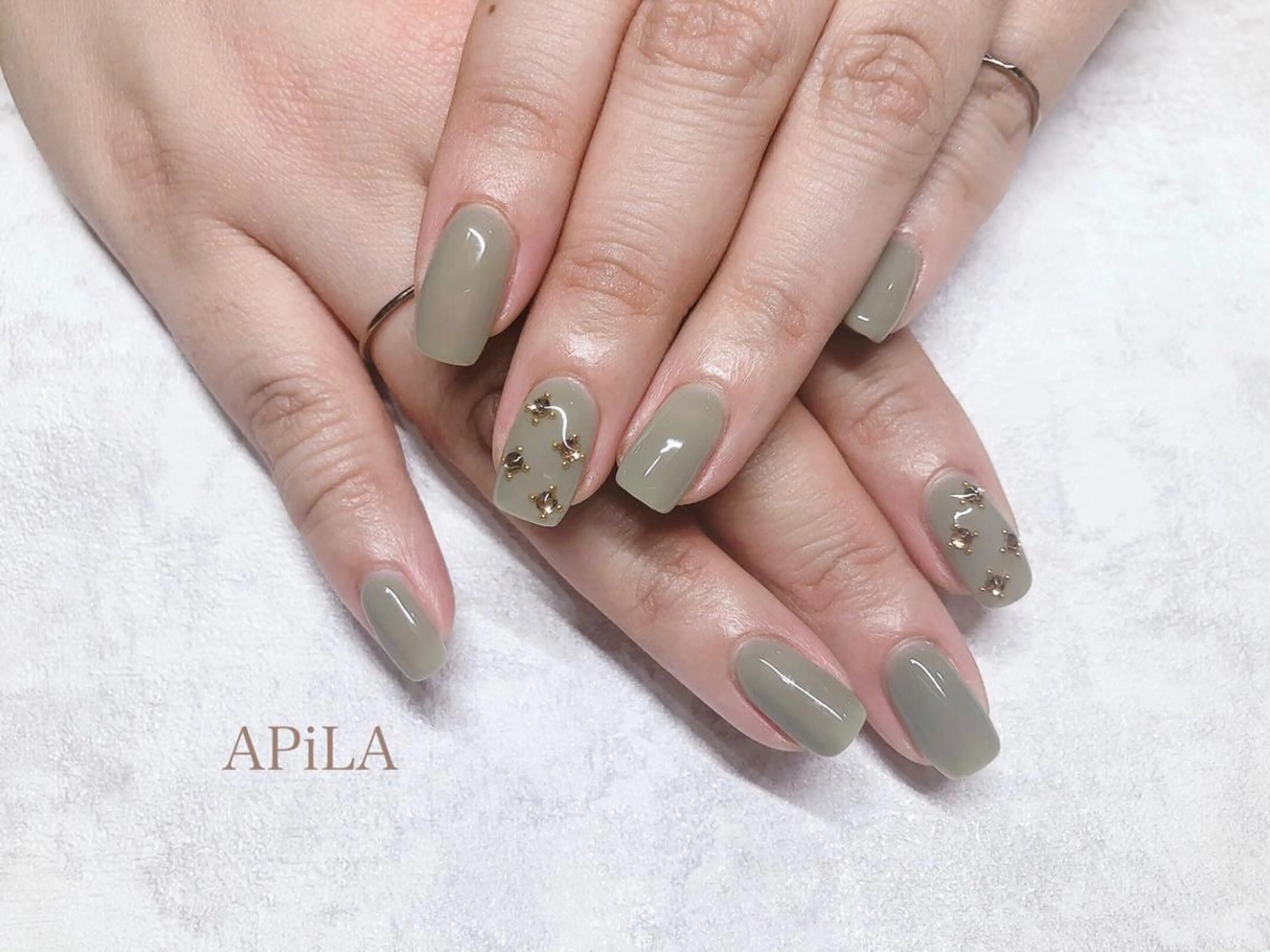 ネイル アートネイル シンプルネイル APiLA 甲斐田のネイルデザイン