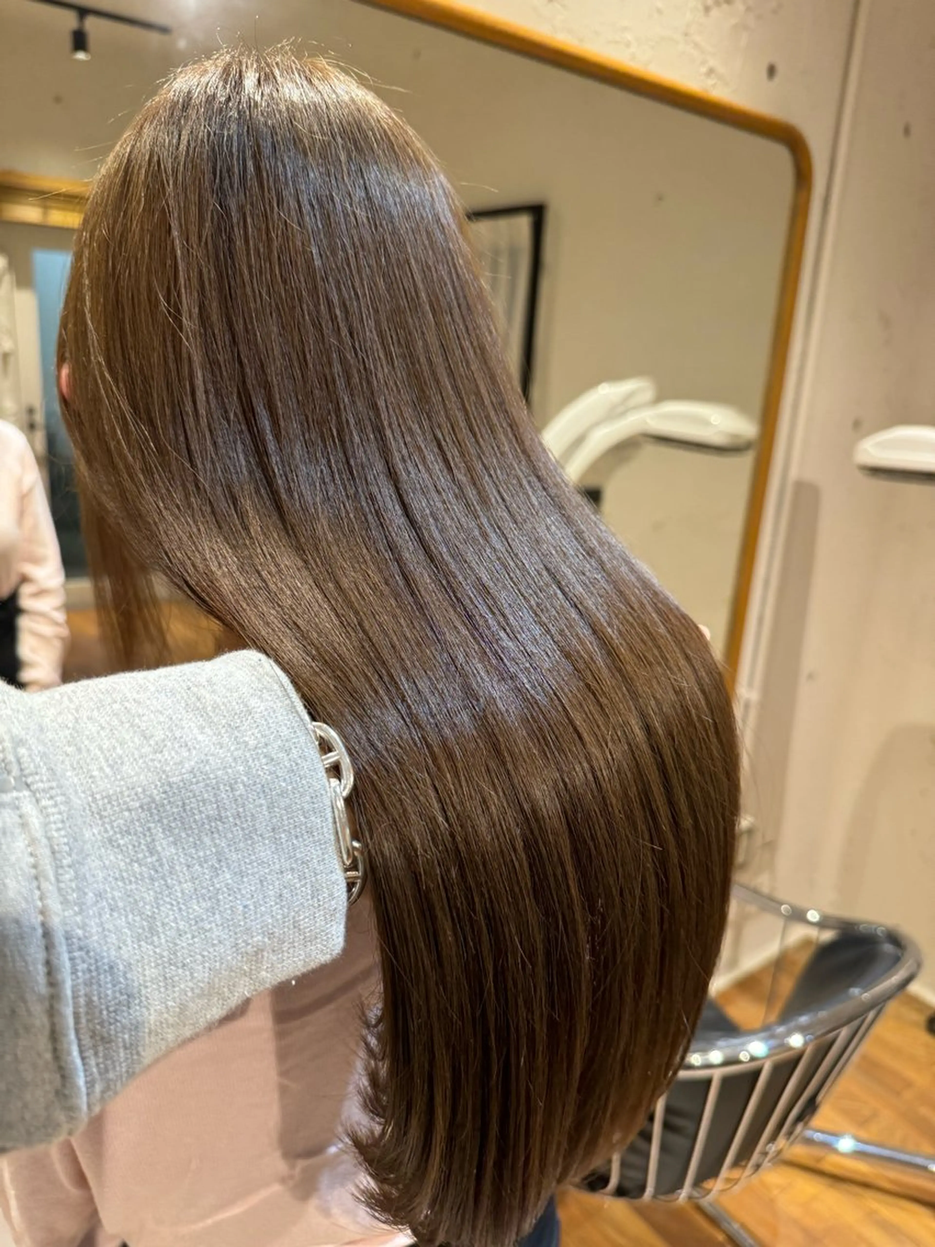 セミロング カット ヘアカラー トリートメント ［パサつき改善］＊ 髪質改善ケアサロン＊のヘアスタイル