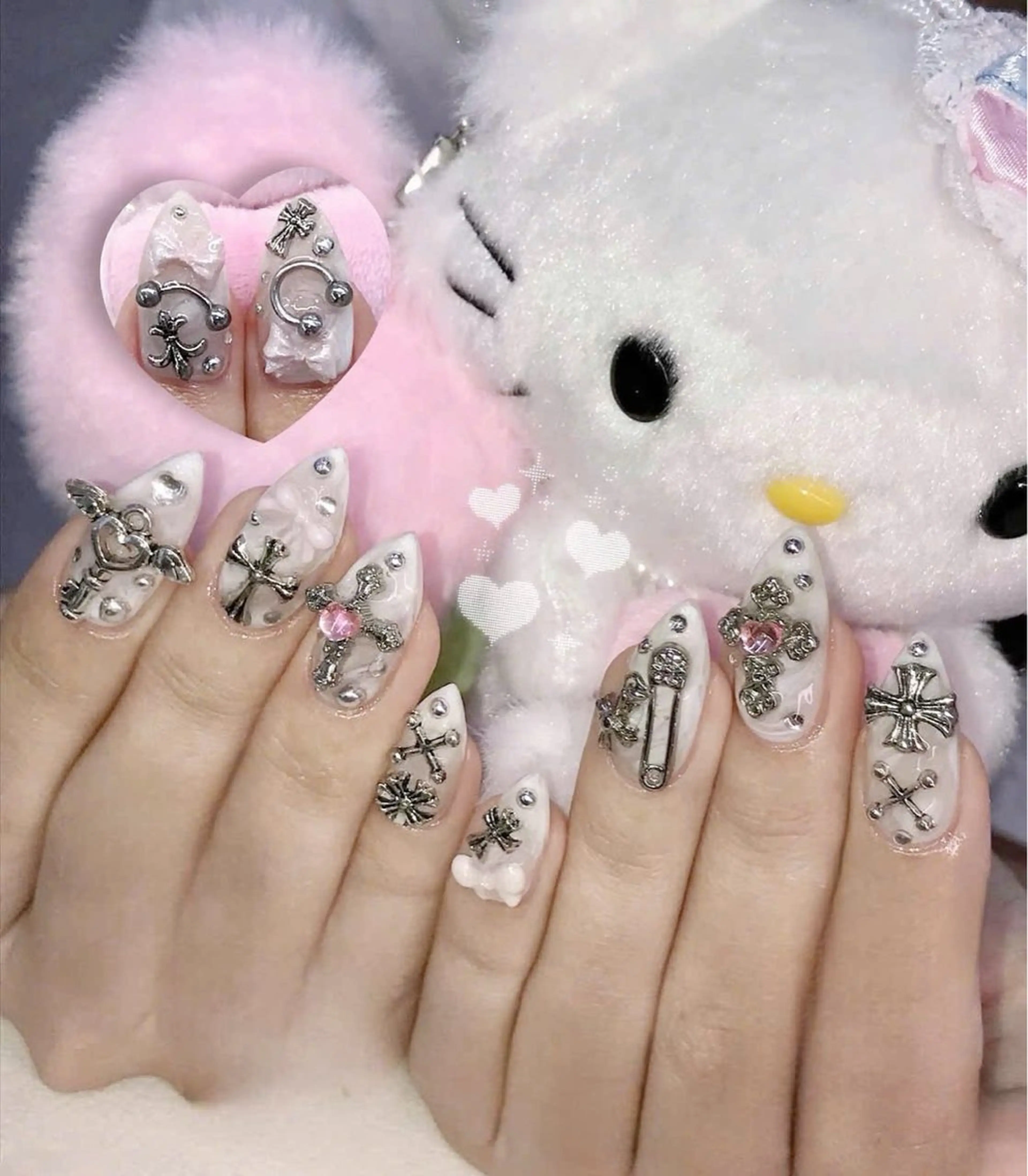 ネイル フレンチネイル キラキラネイル マグネットネイル ミラーネイル ニュアンスネイル ハンドネイル Tira Nailのネイルデザイン