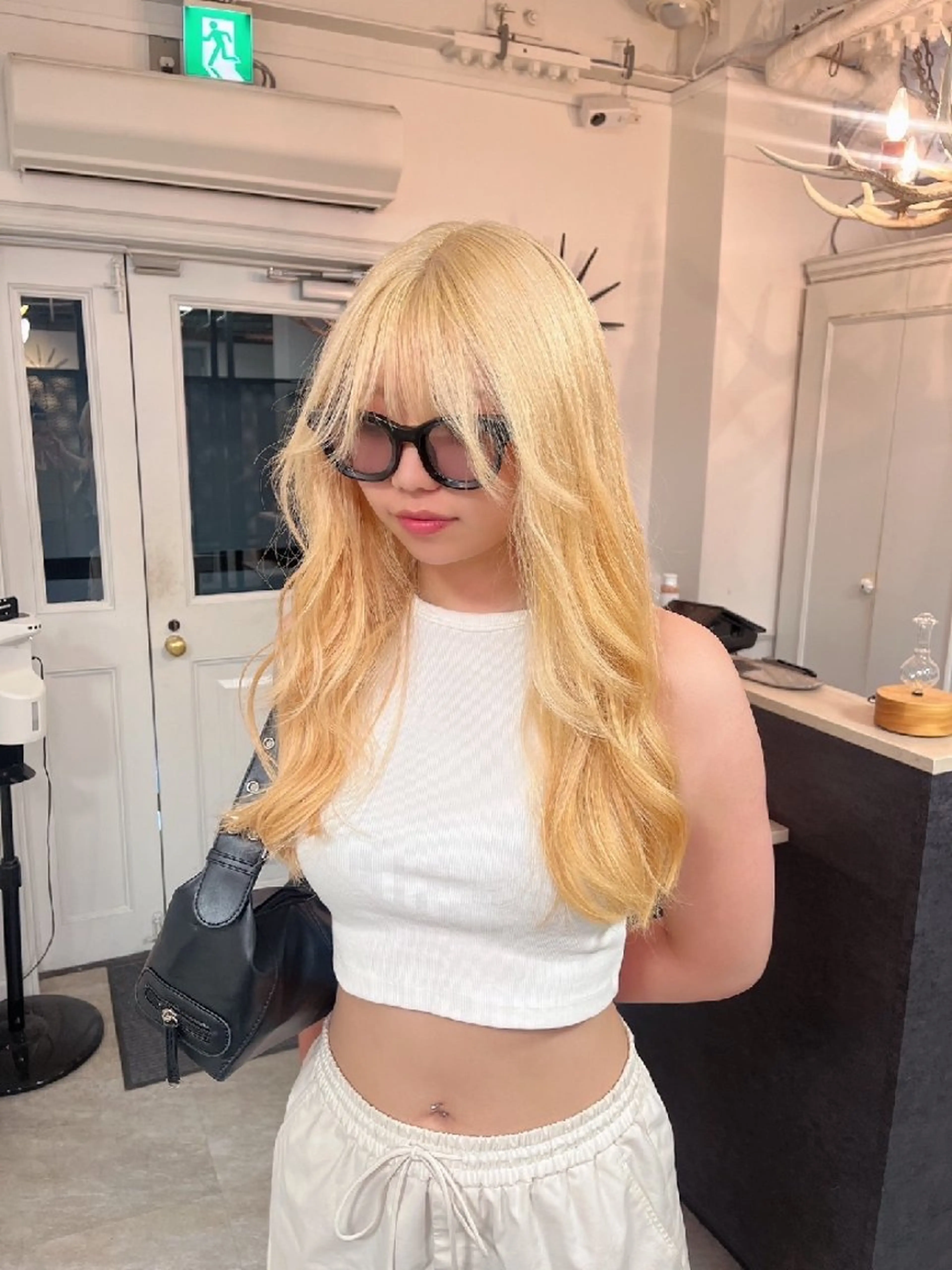 【ぬきっぱなし・ブロンドヘア】ケアホワイト ブ リーチ+5stepトリートメント(リタッチ/ケアブリーチ/ダブルカラー)の写真