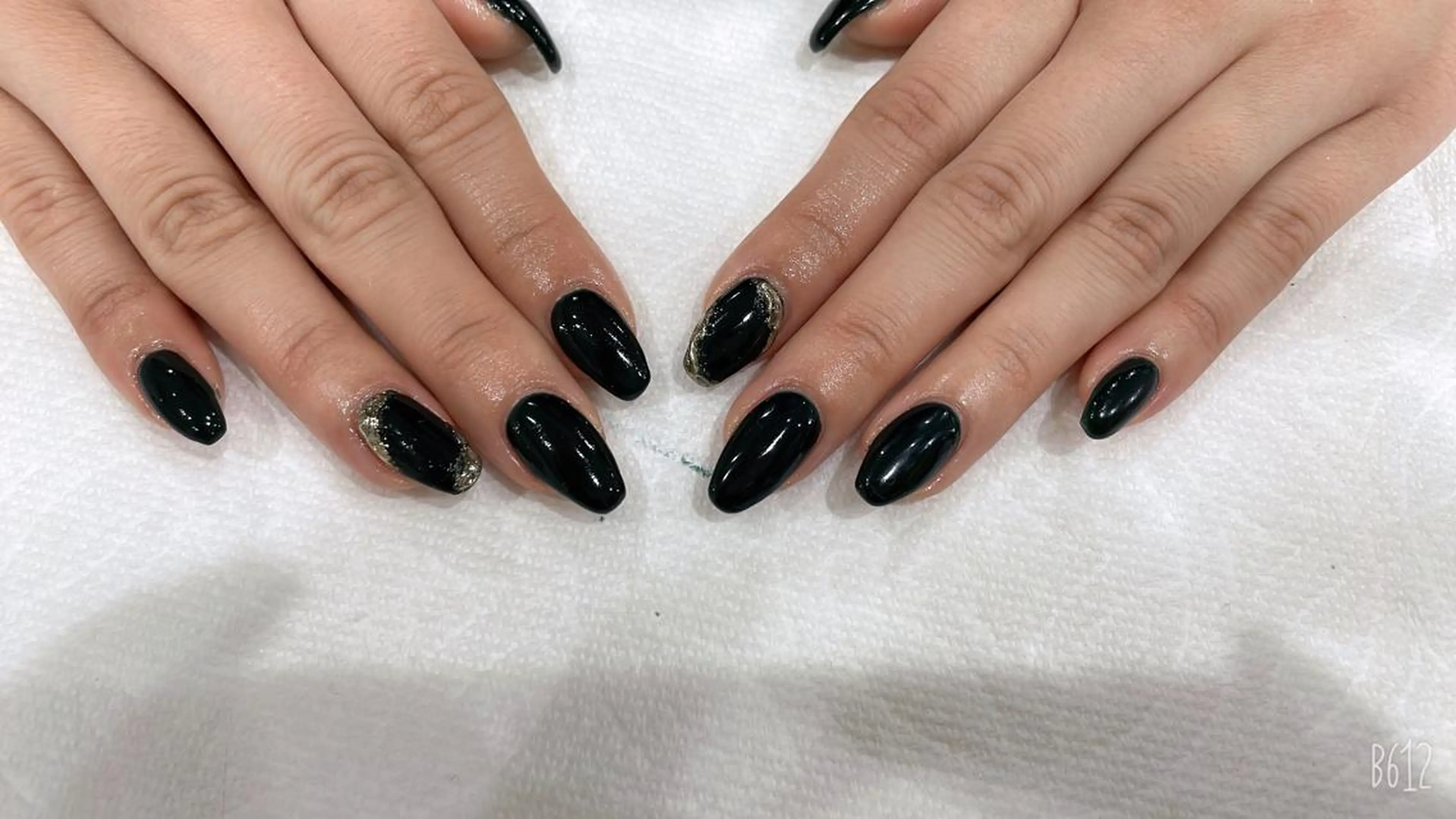 ネイル アートネイル グリーン ミラーネイル ニュアンスネイル SYU NAILのネイルデザイン