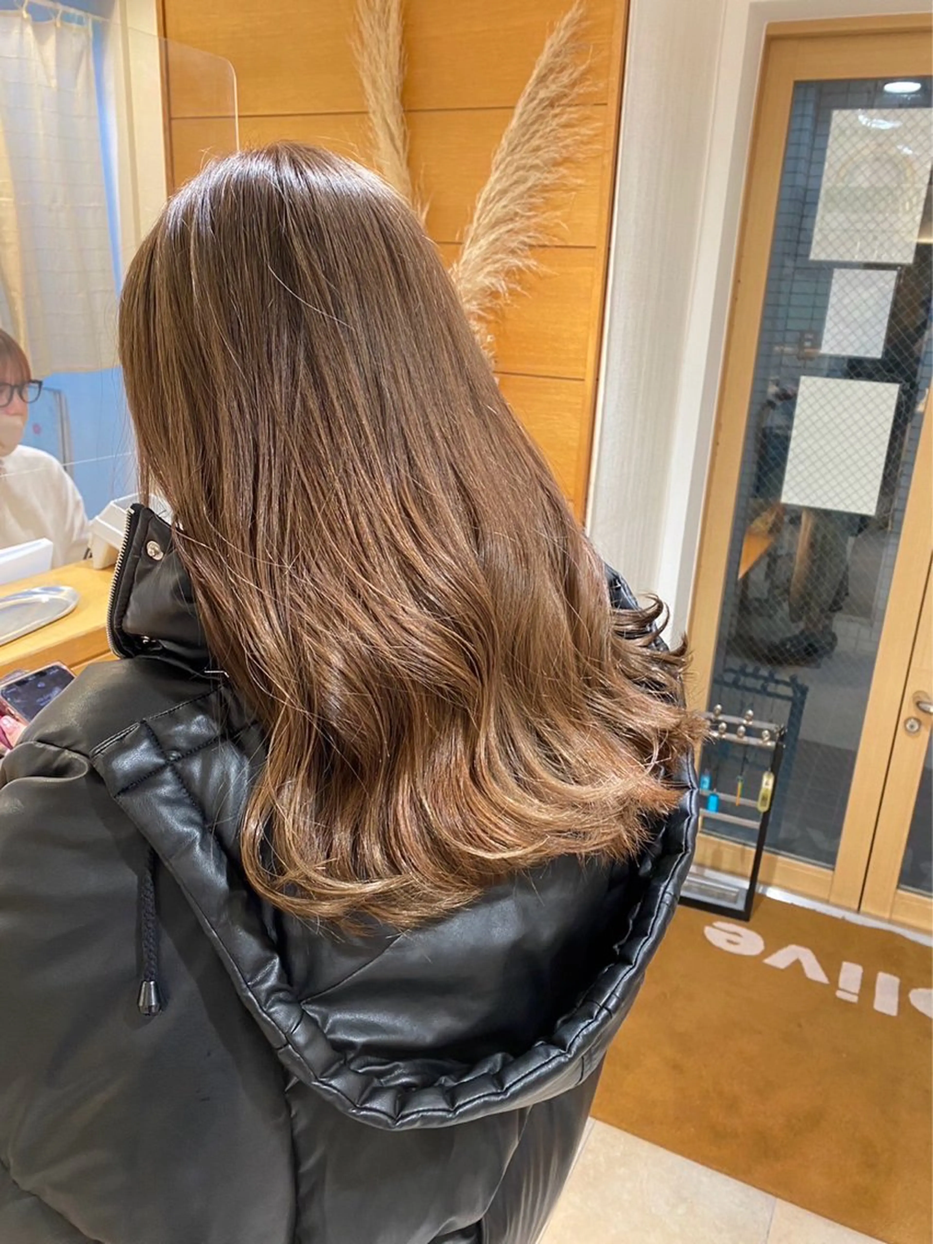 ミディアム カラー ブリーチ ダブルカラー ブリーチなしカラー 高橋 さくらのヘアスタイル