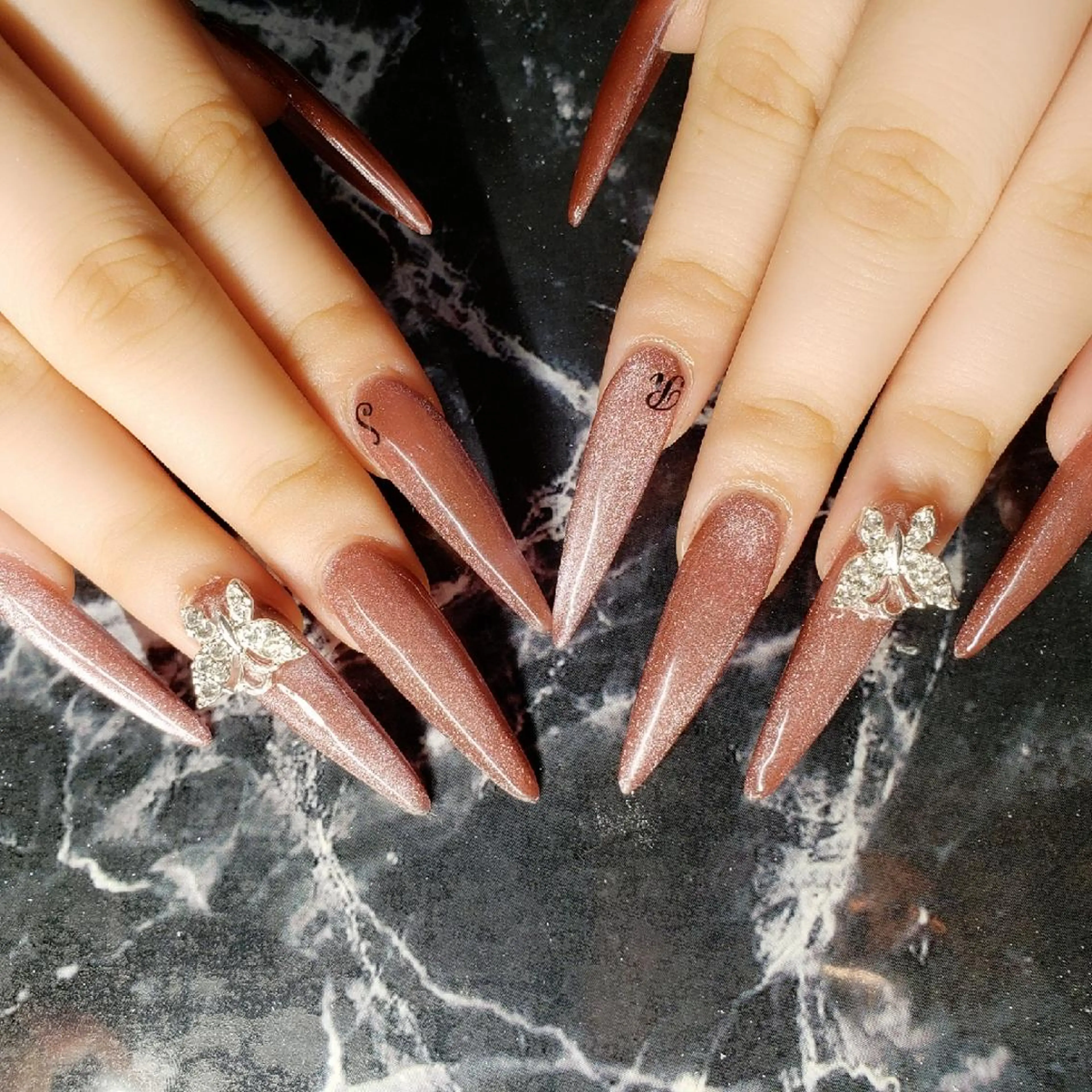 ネイル ロング ハンドネイル クロキ 。のネイルデザイン