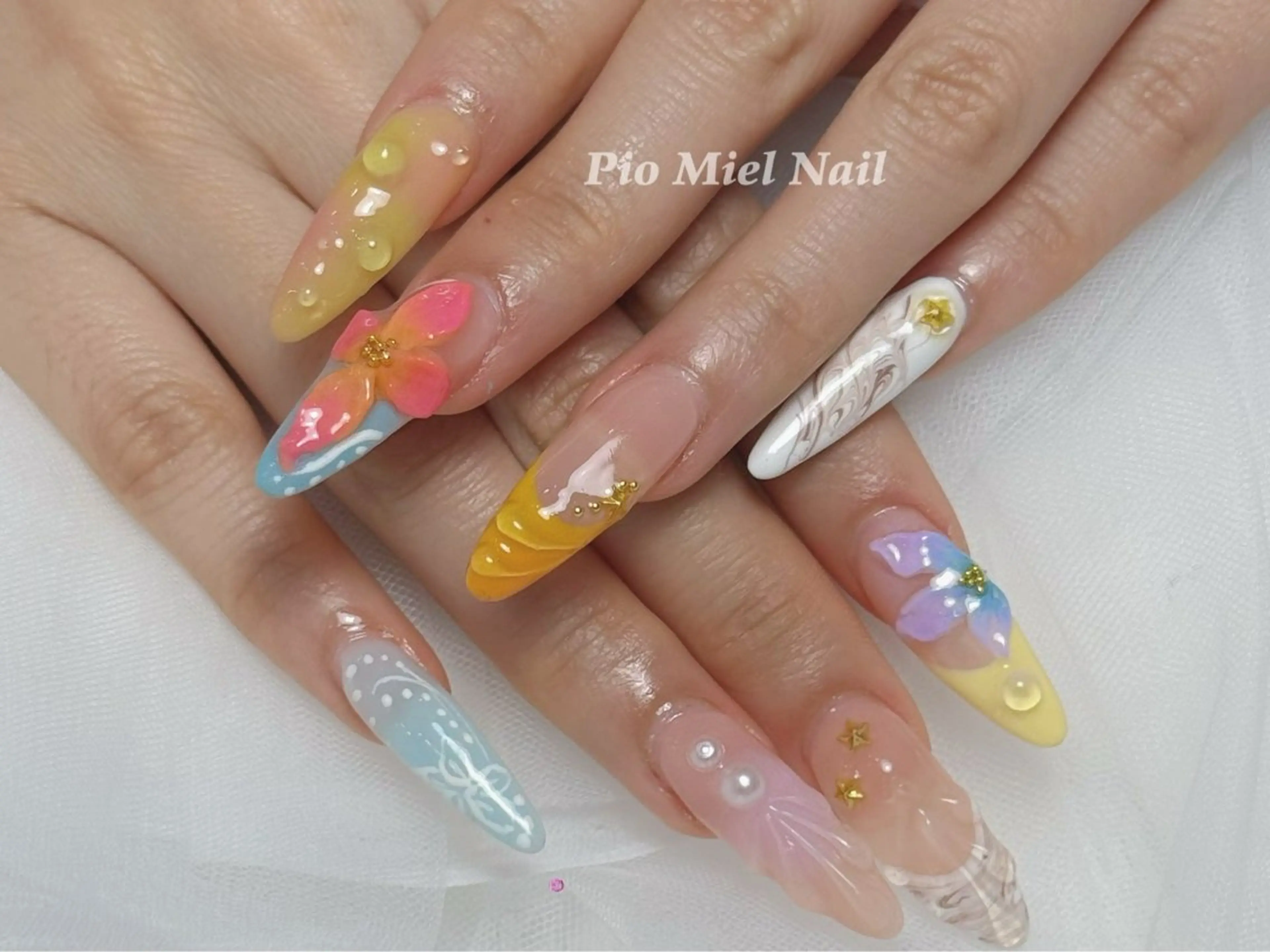 ネイル ハンドネイル HANA 長さだしのネイルデザイン