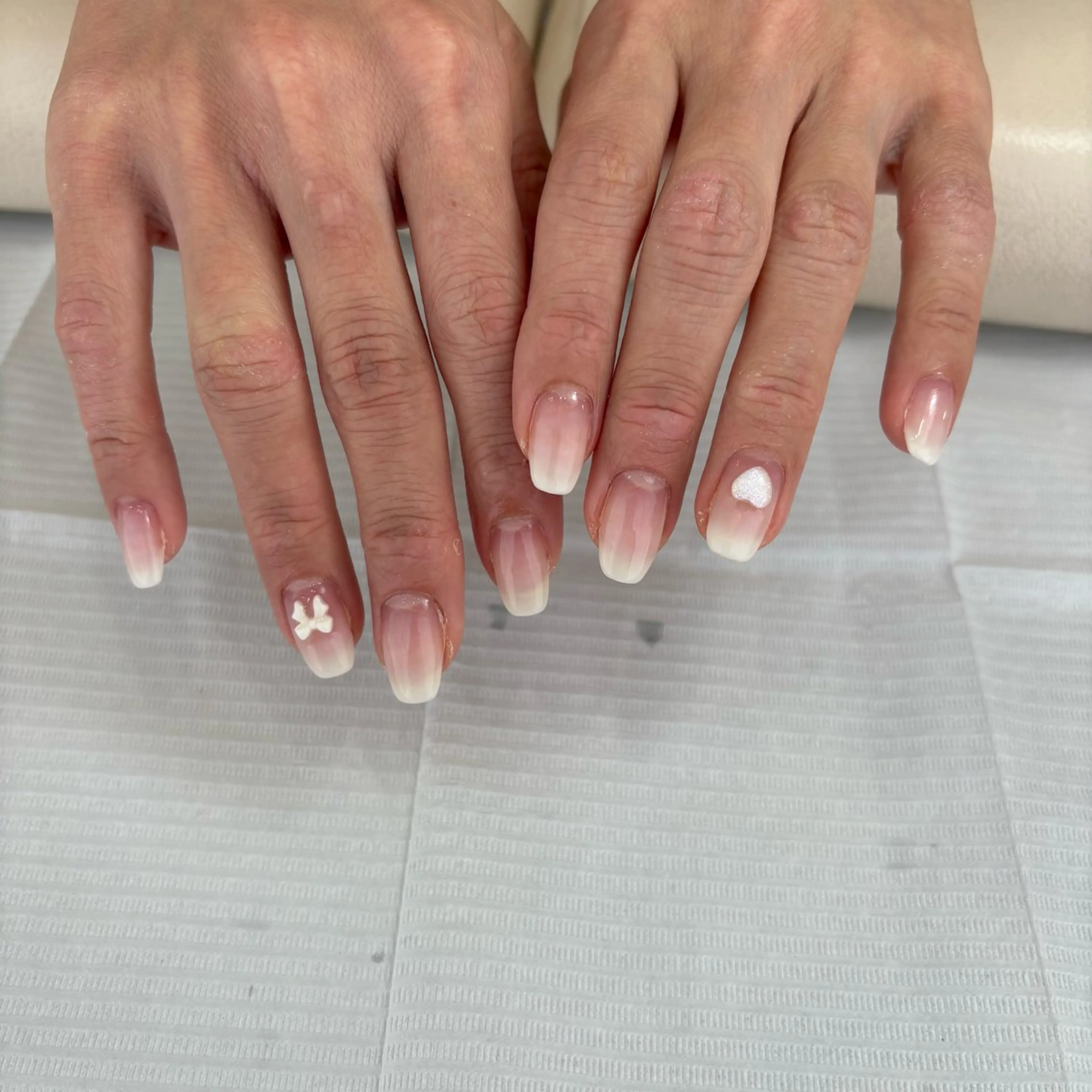 ネイル グラデーション アッカスタイル所属・アッカスタイル 天野のネイルデザイン