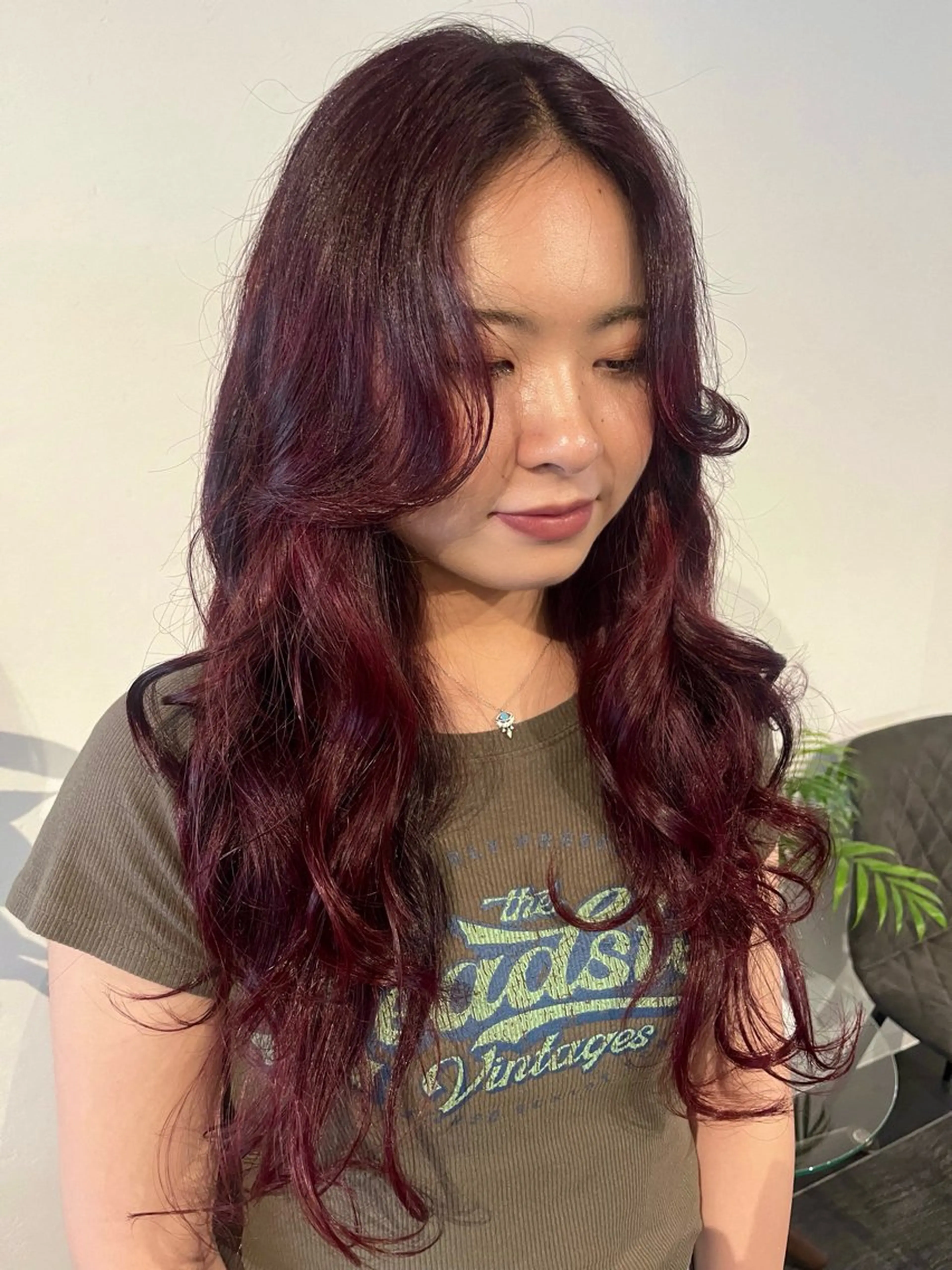 ロング カラー レッドカラー レイヤーカット カット ヘアカラー トリートメント 桃果 momokaのヘアスタイル