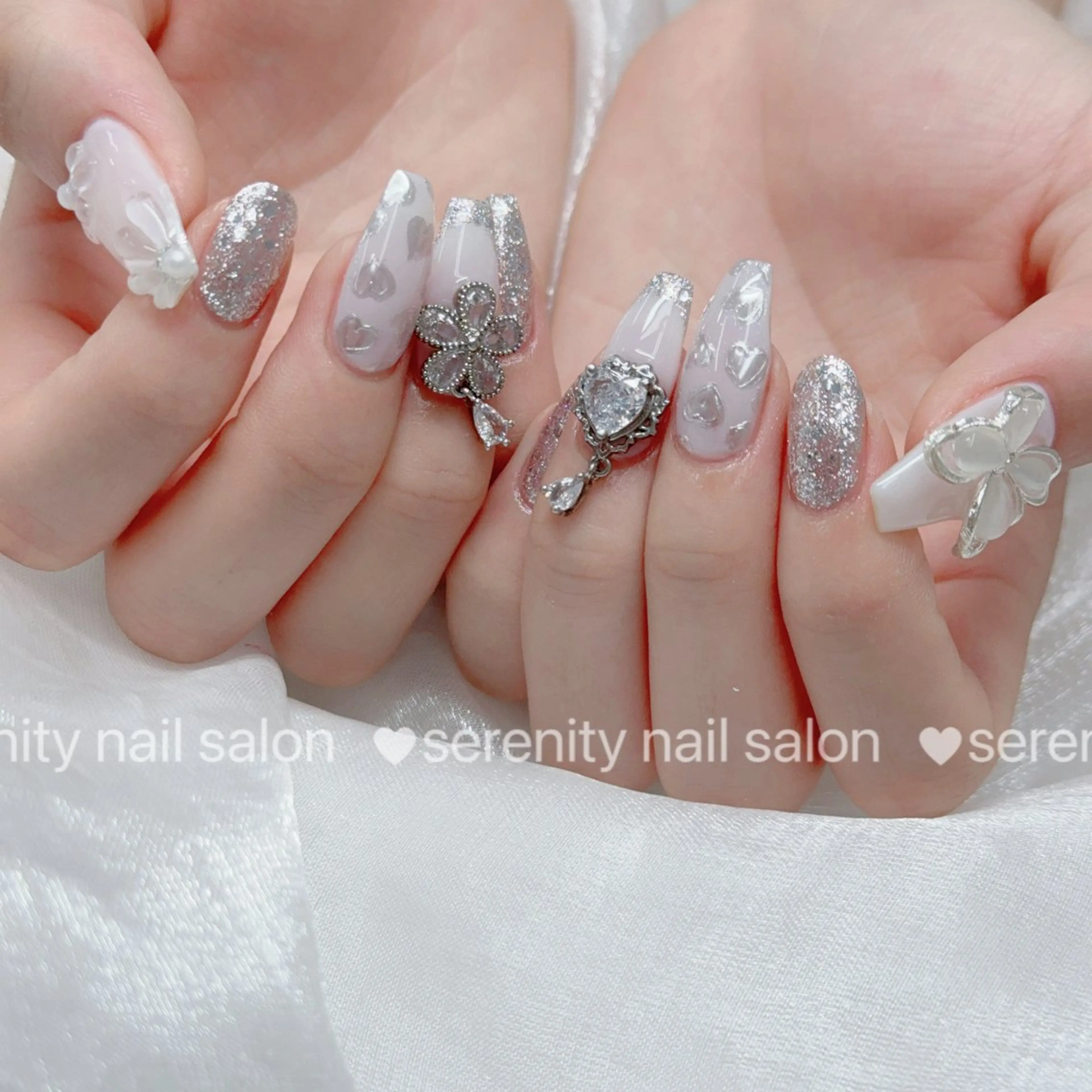 ネイル チークネイル 長さ出し フレンチネイル ジェルネイル キラキラネイル ハンドネイル ハンドケア ✨Serenity Nail salonのネイルデザイン