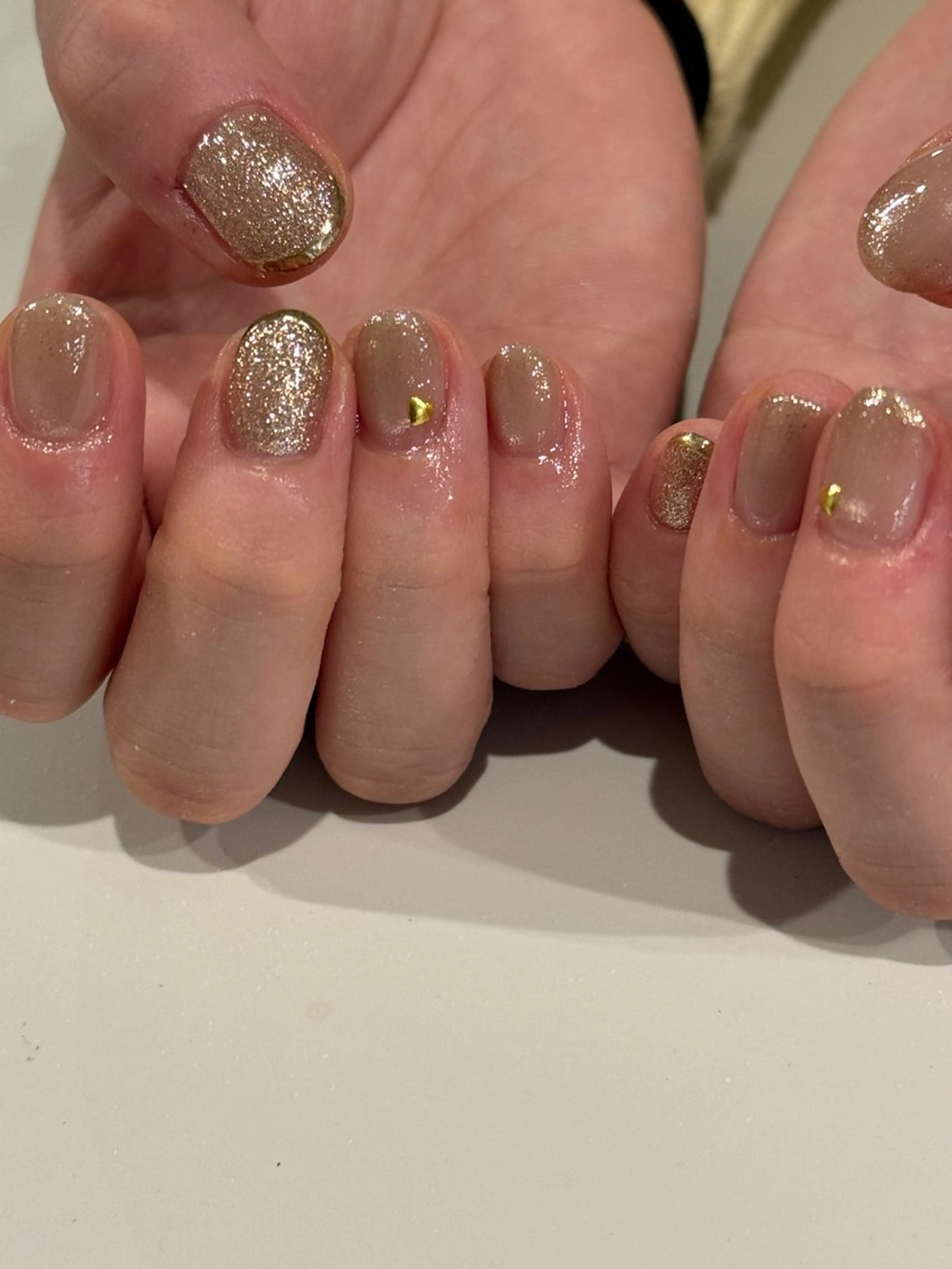 ネイル キラキラネイル マグネットネイル 持ち込み 冬ネイル クリスマス ハンドネイル ikoi🫧 Kotomiのネイルデザイン