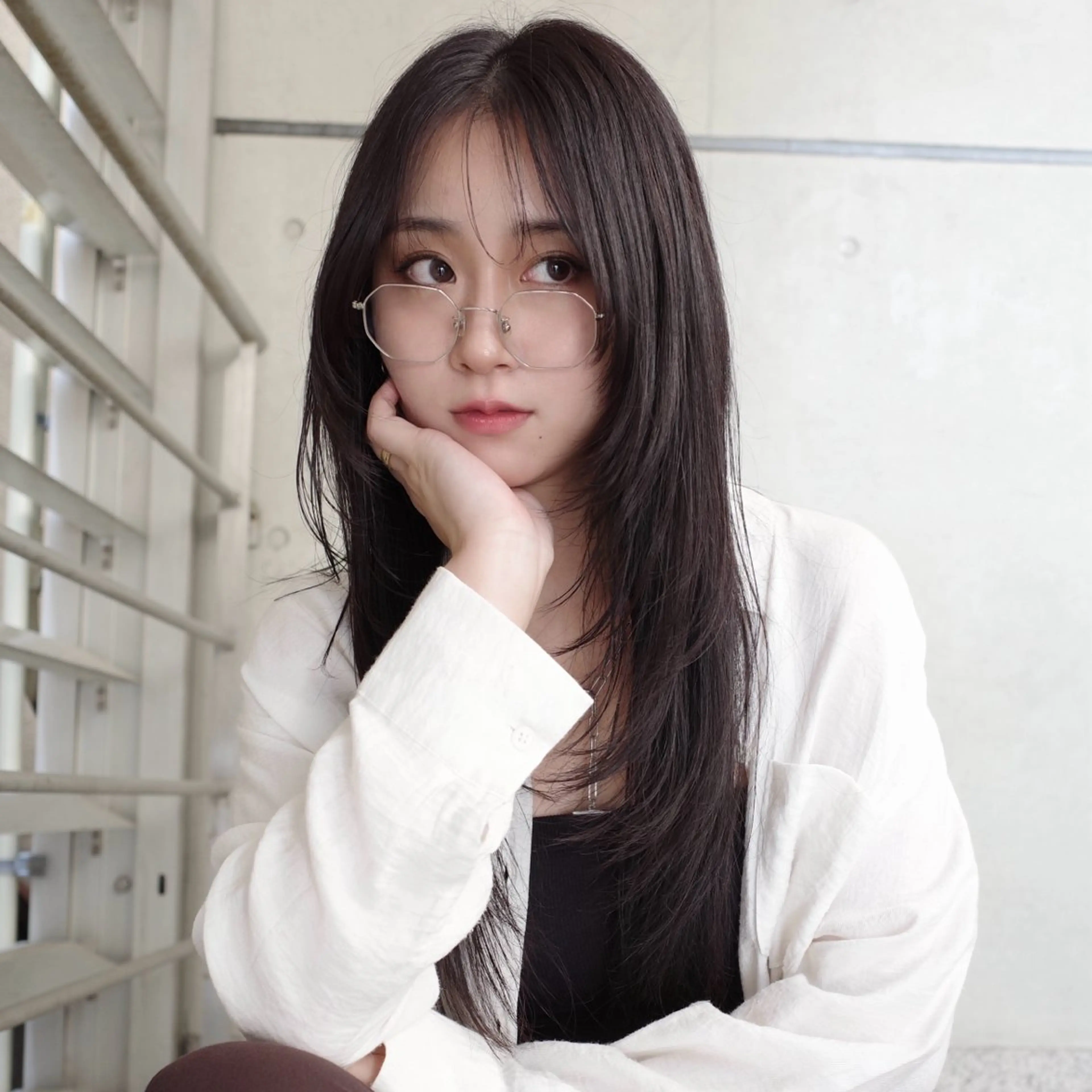 ロング カラー ロングレイヤー くびれヘア 顔まわりレイヤー ハッシュカット ハイレイヤー カット ヘアカラー トリートメント nonoka オリーブ/レイヤーのヘアスタイル