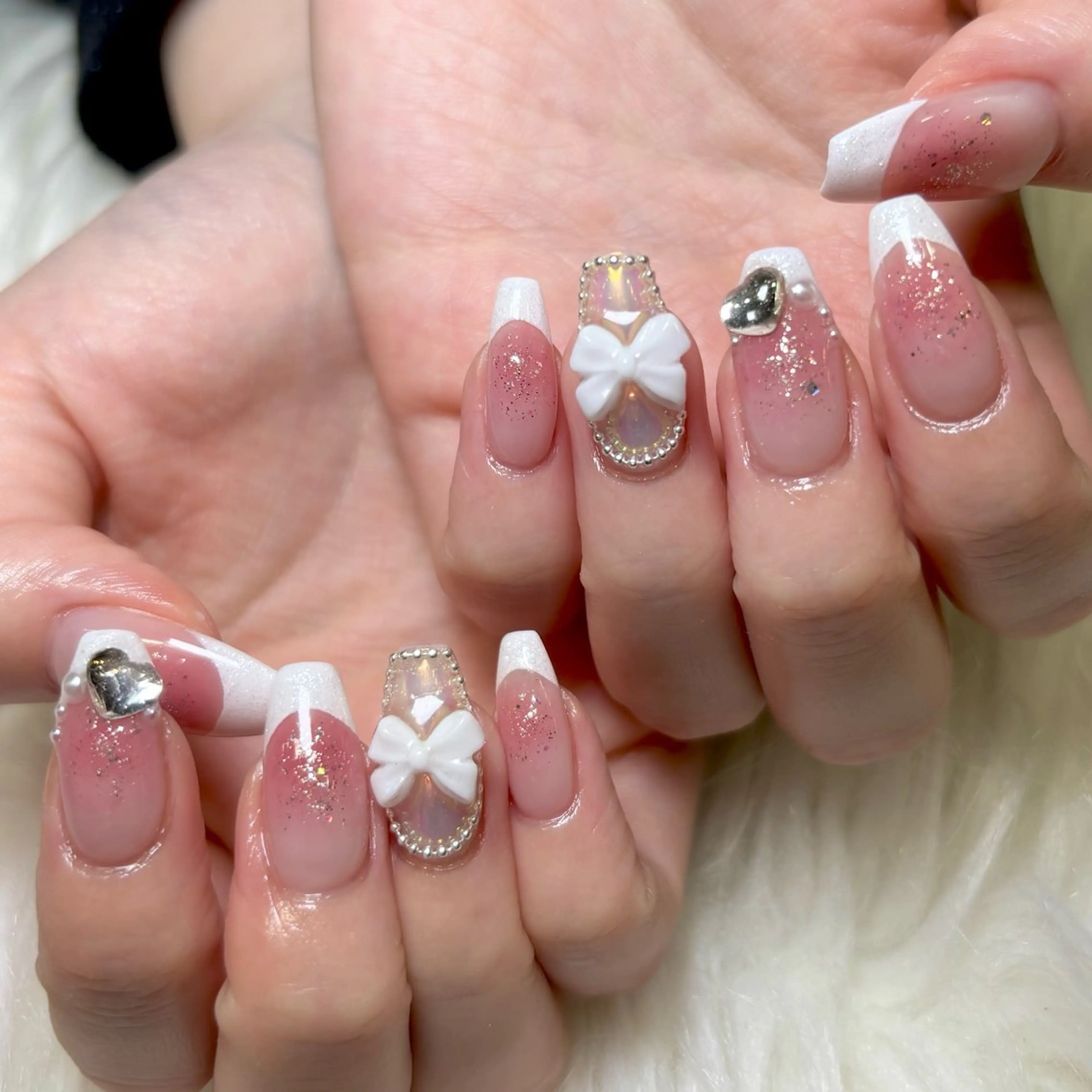 ネイル ハンドネイル . 未來のネイルデザイン