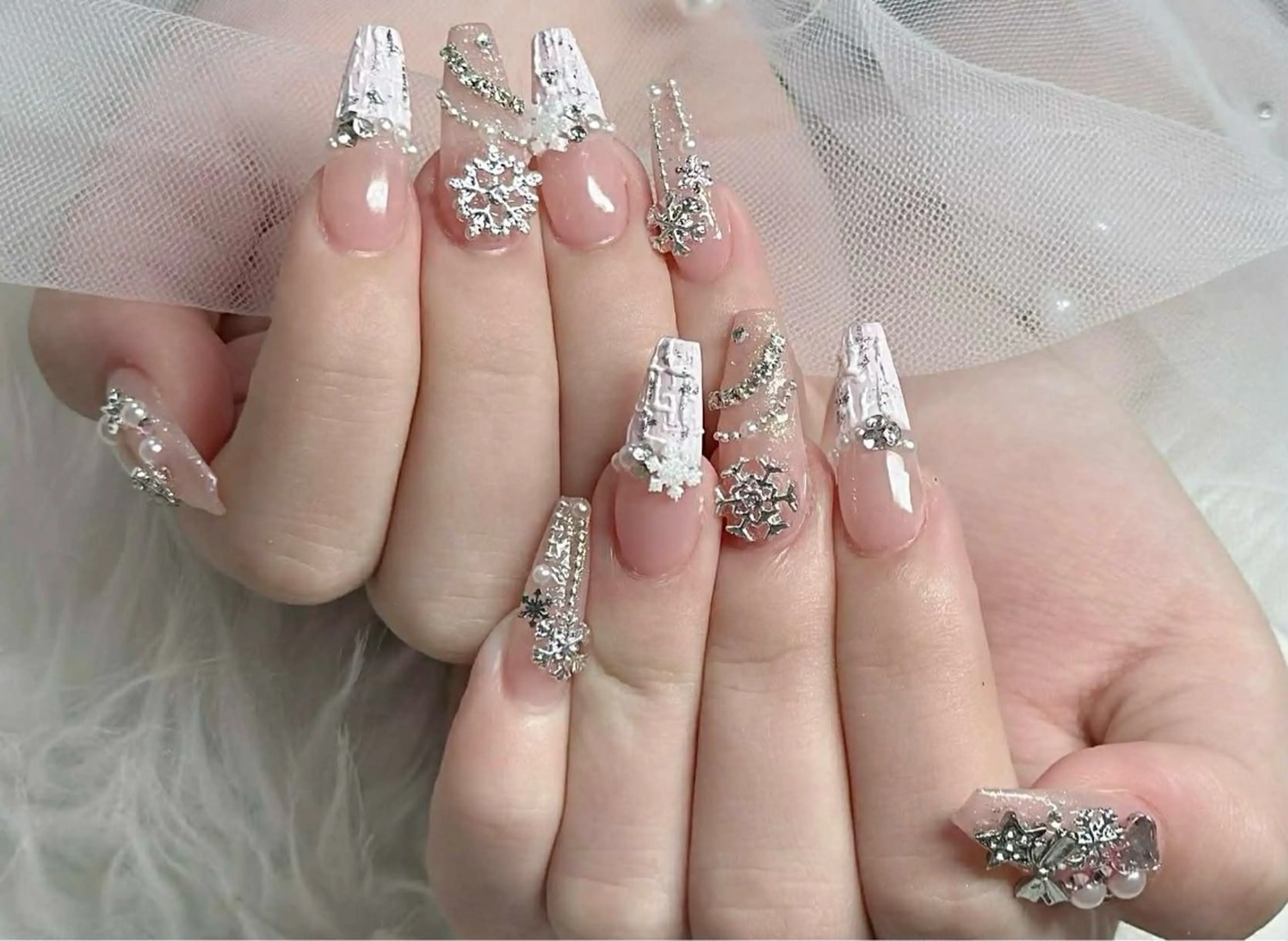 ネイル オーロラネイル フレンチネイル ジェルネイル ハロウィン 韓国ネイル ハンドネイル H.baby Nail Salonのネイルデザイン