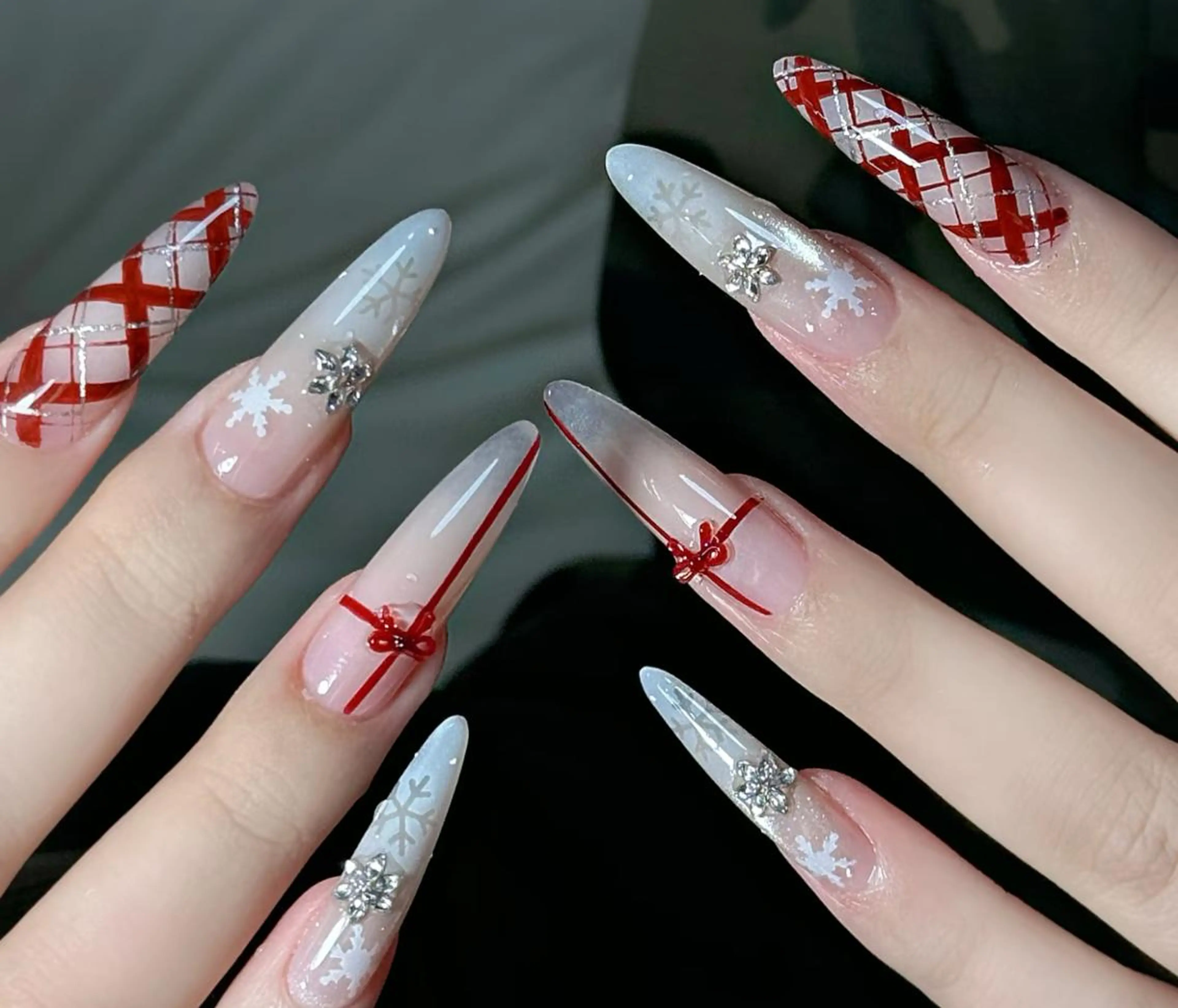 ネイル ハンドネイル 🎀 Ayaka_nailのネイルデザイン