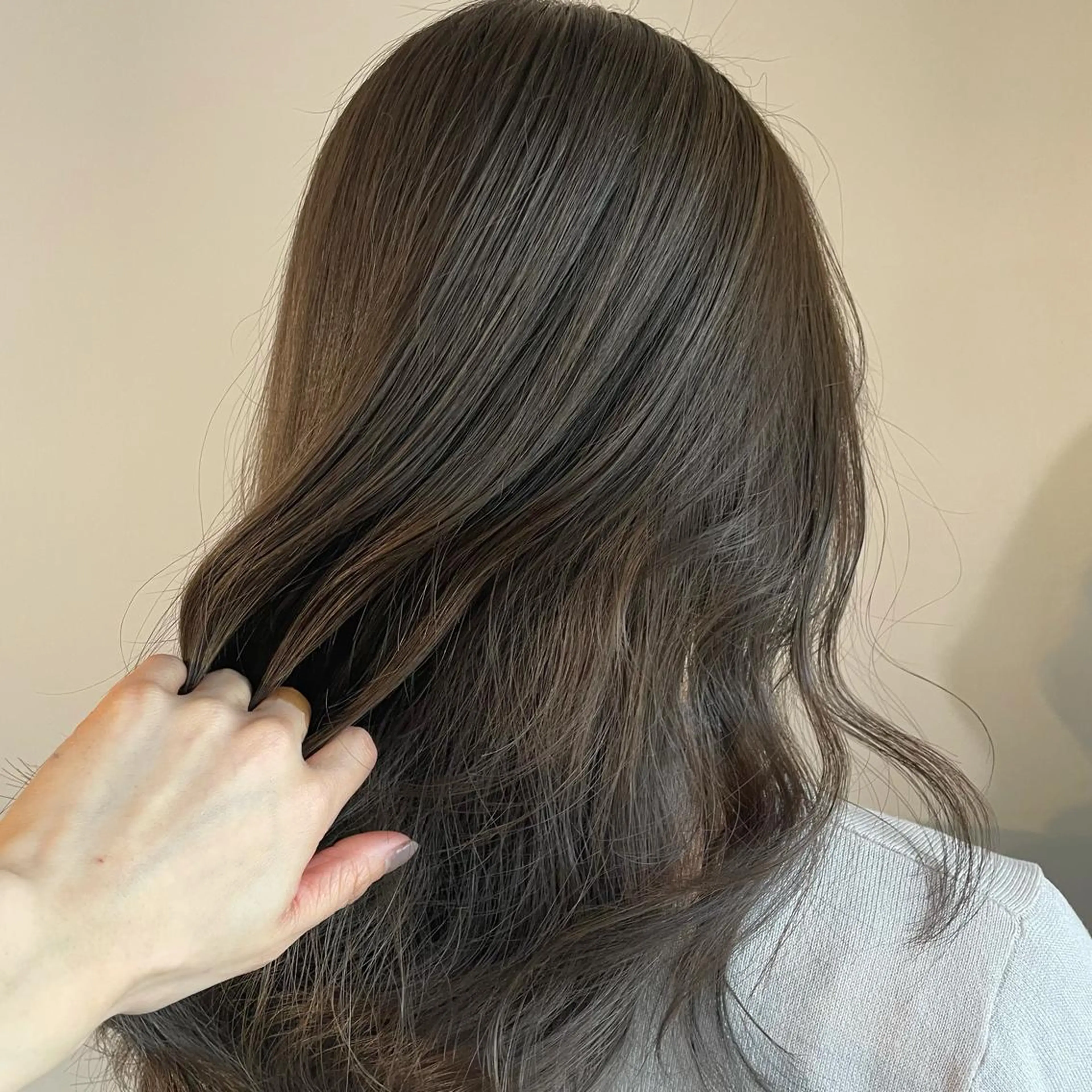 ロング カラー パーマ ヘアアレンジ キッズ ネイル マツエク・マツパ アイブロウ 透明感カラー/推しカ ラー☁️JURAのヘアスタイル