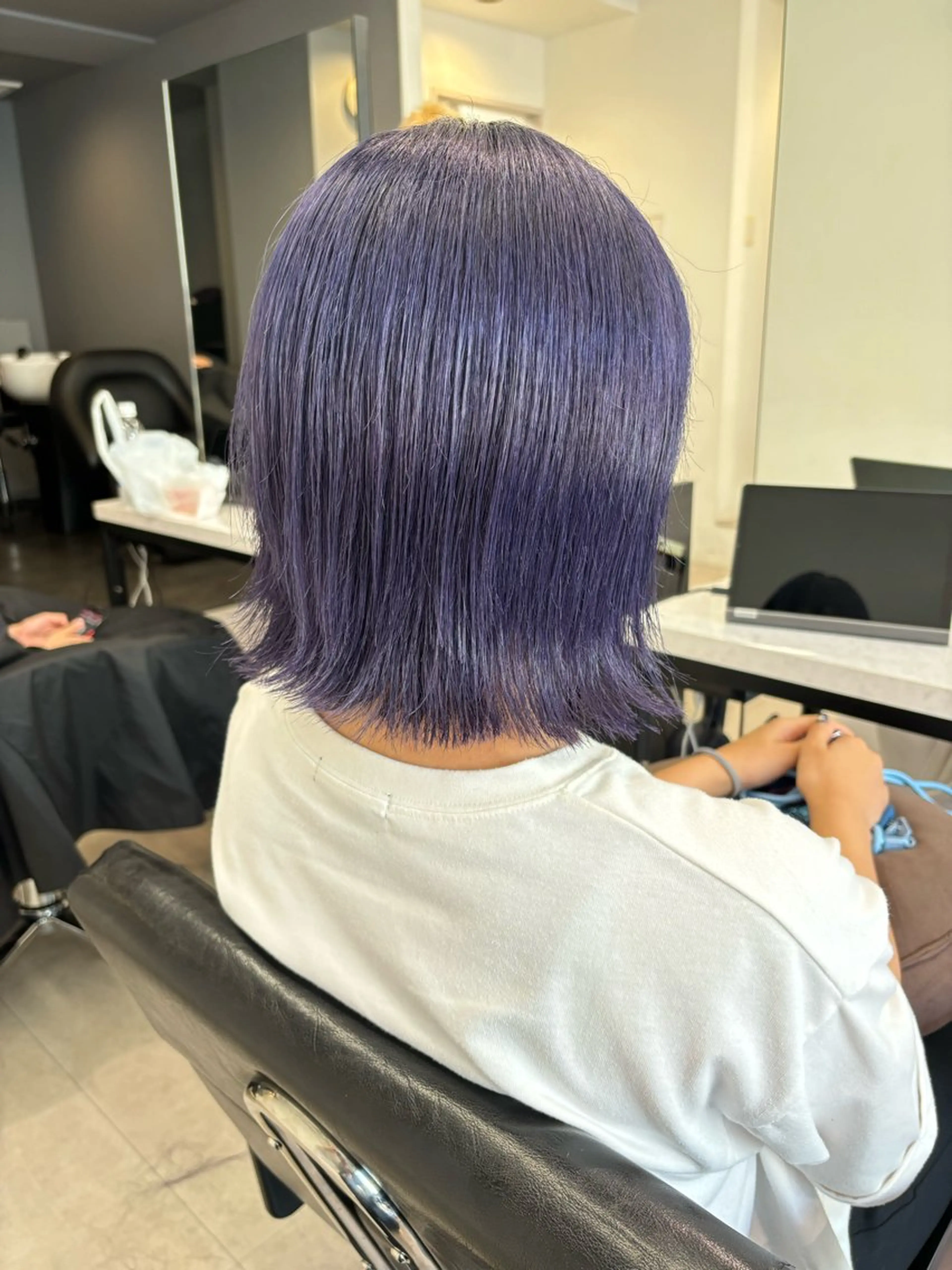 ミディアム カラー バイオレットカラー ボブ 外ハネヘア カット ヘアカラー トリートメント ハイライト/ショート /ボブ/RYOHEIのヘアスタイル