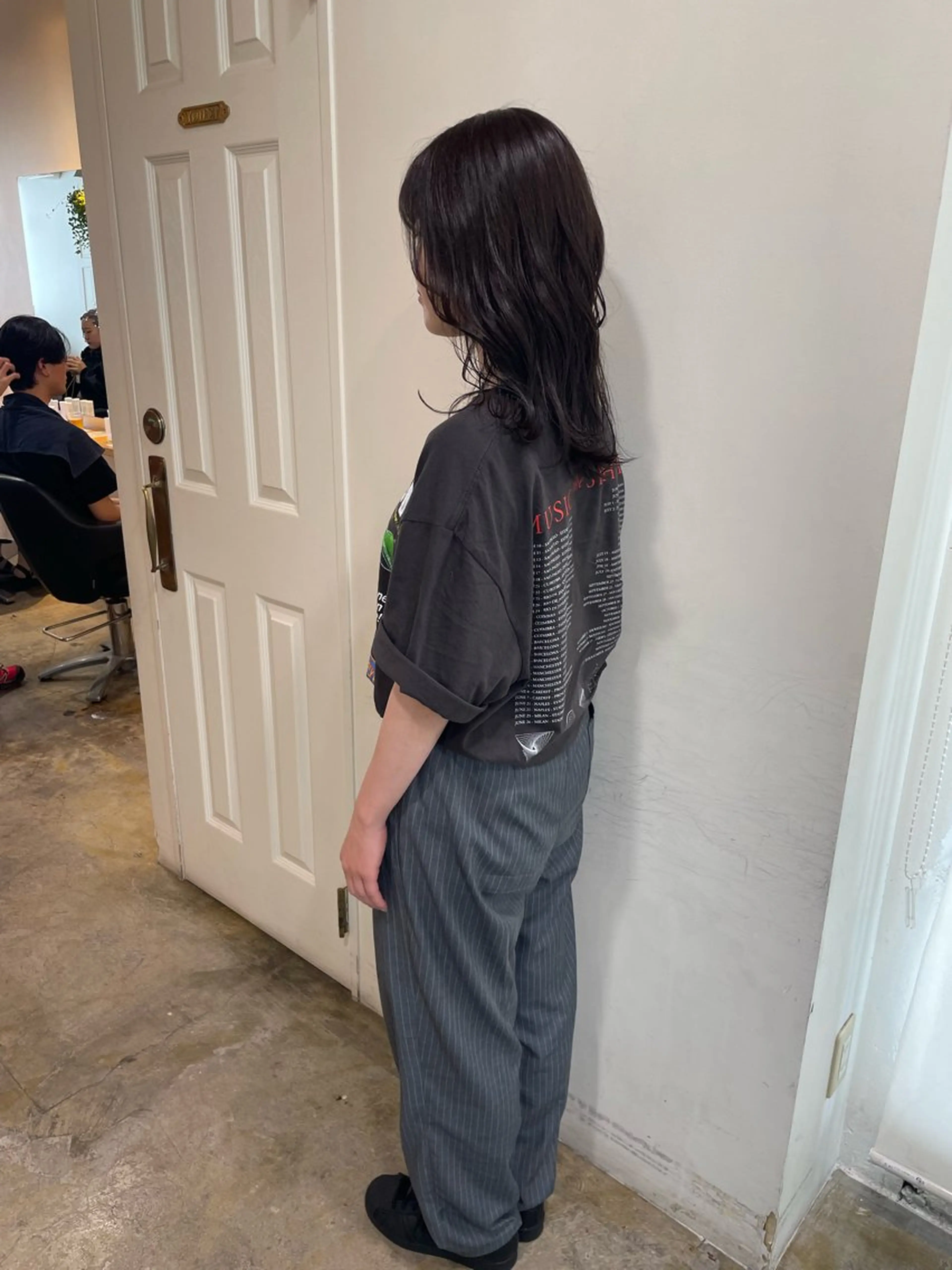 ミディアム カラー グレージュ オリーブグレージュ オリーブグレー MIOベージュカラー 柔らかいカラーのヘアスタイル