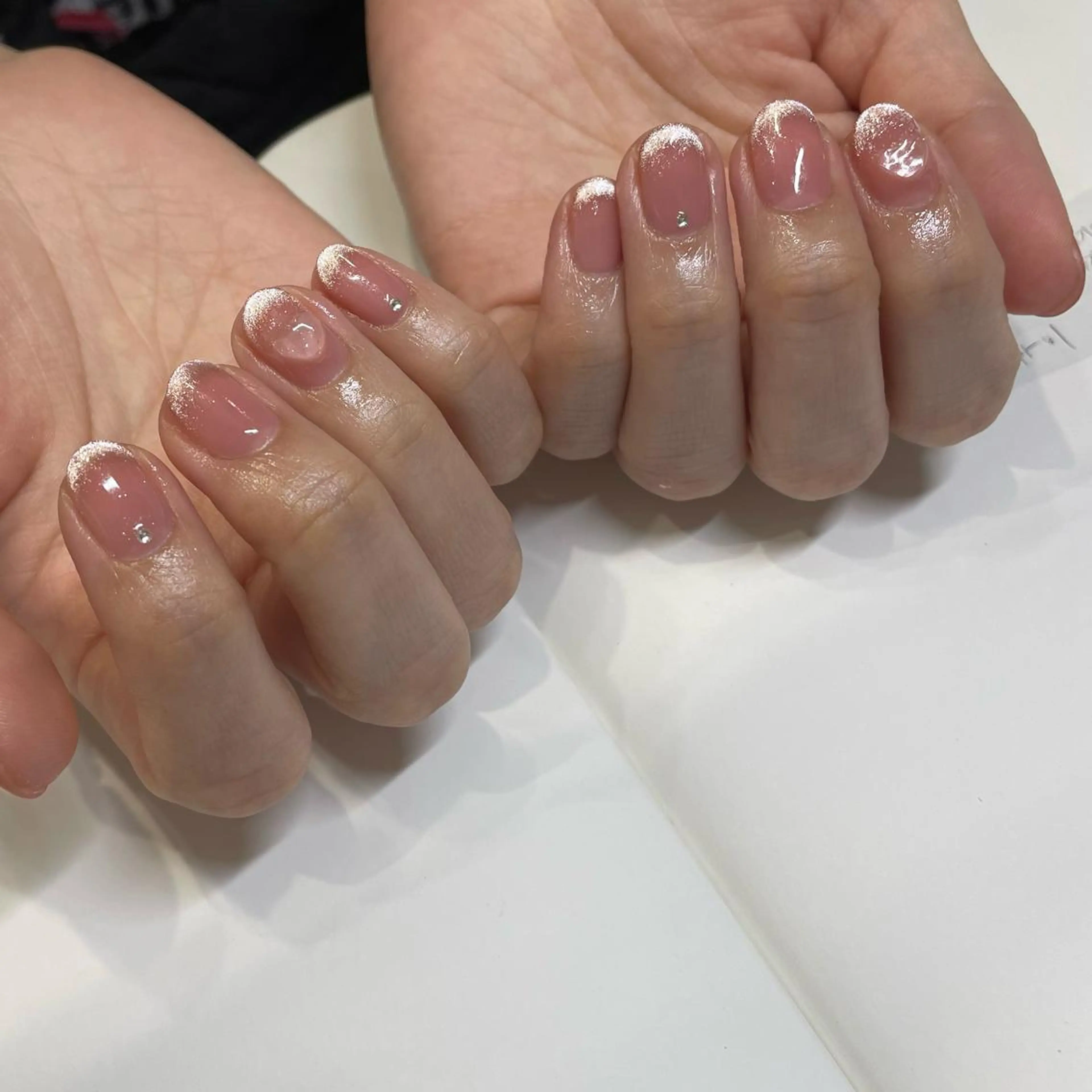 ネイル フレンチネイル マグネットネイル マグネットフレンチ ハンドネイル ネイルズシャトン🪡 ネイリスト齊藤のネイルデザイン