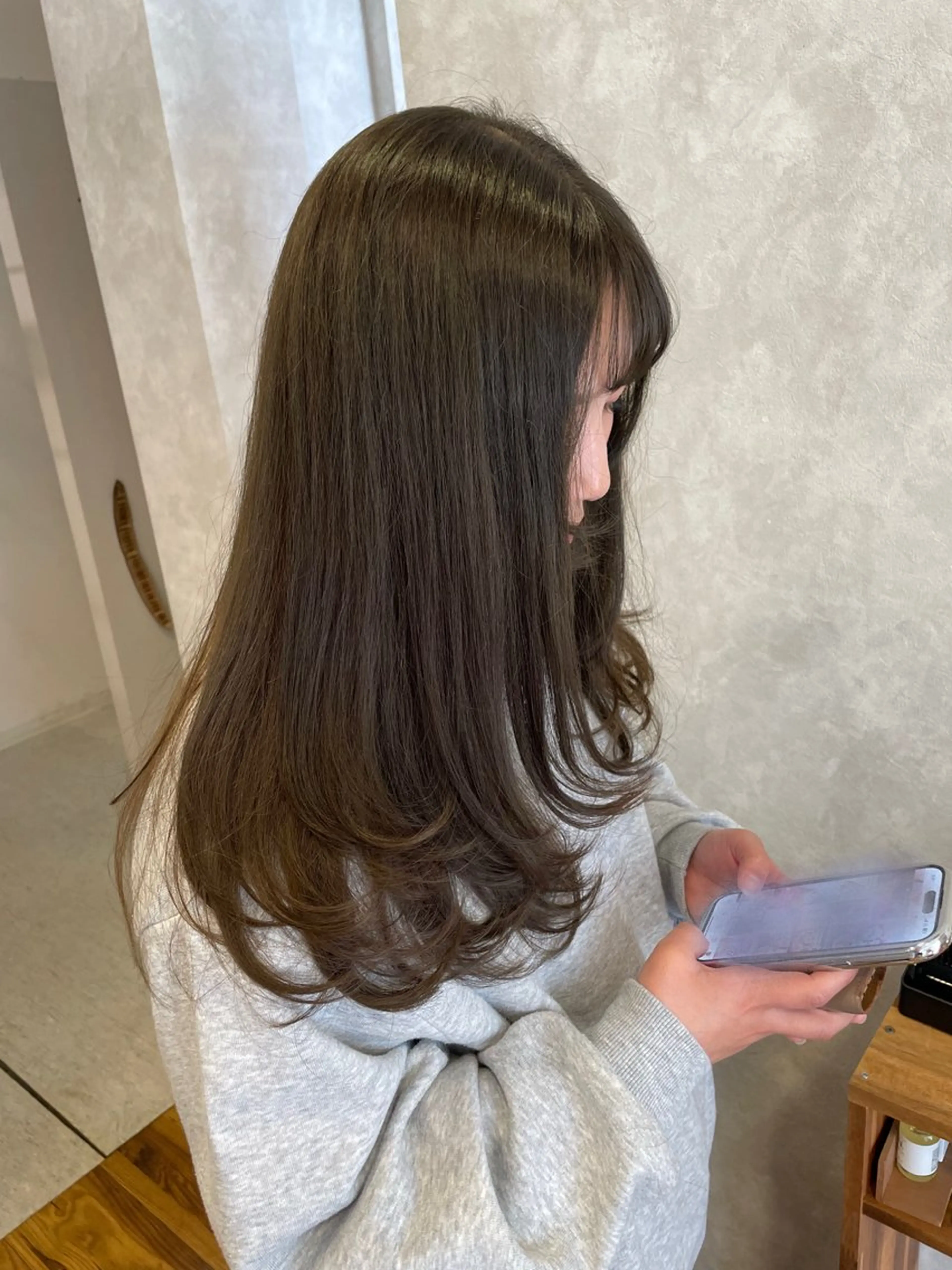 ロング カラー レイヤーカット ami makinoのエステ・リラクイメージ