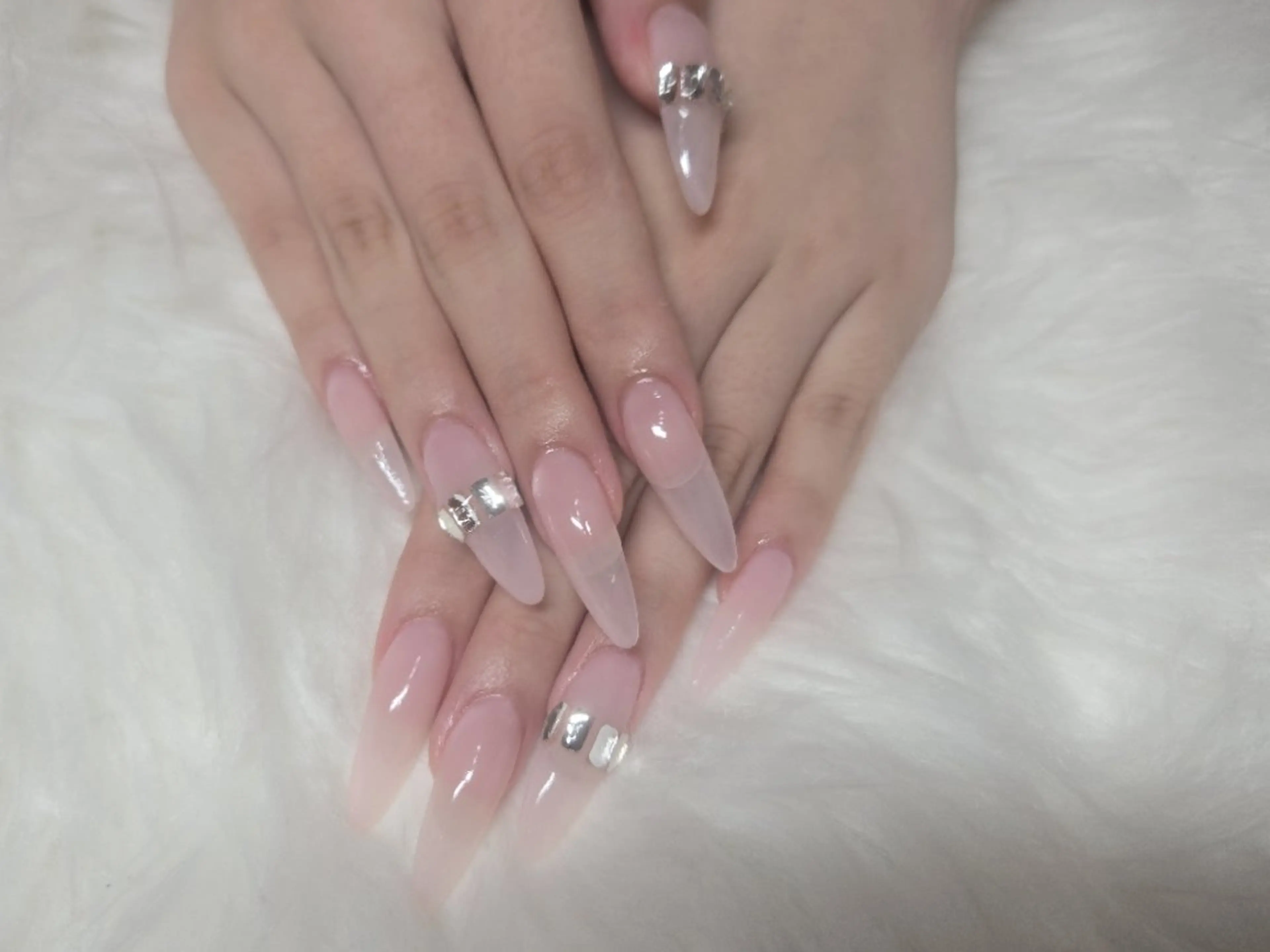 ロング ハンドネイル LILY Salonのネイルデザイン