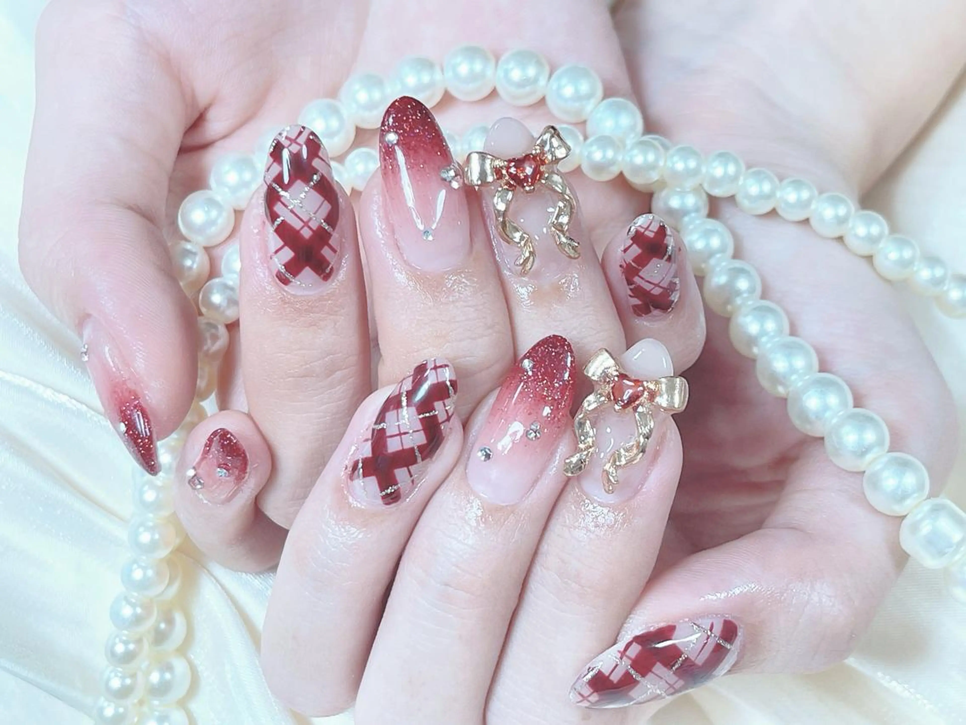 ネイル フレンチネイル ジェルネイル キラキラネイル 韓国ネイル マグネットネイル moomi nail スカルプ専門のネイルデザイン