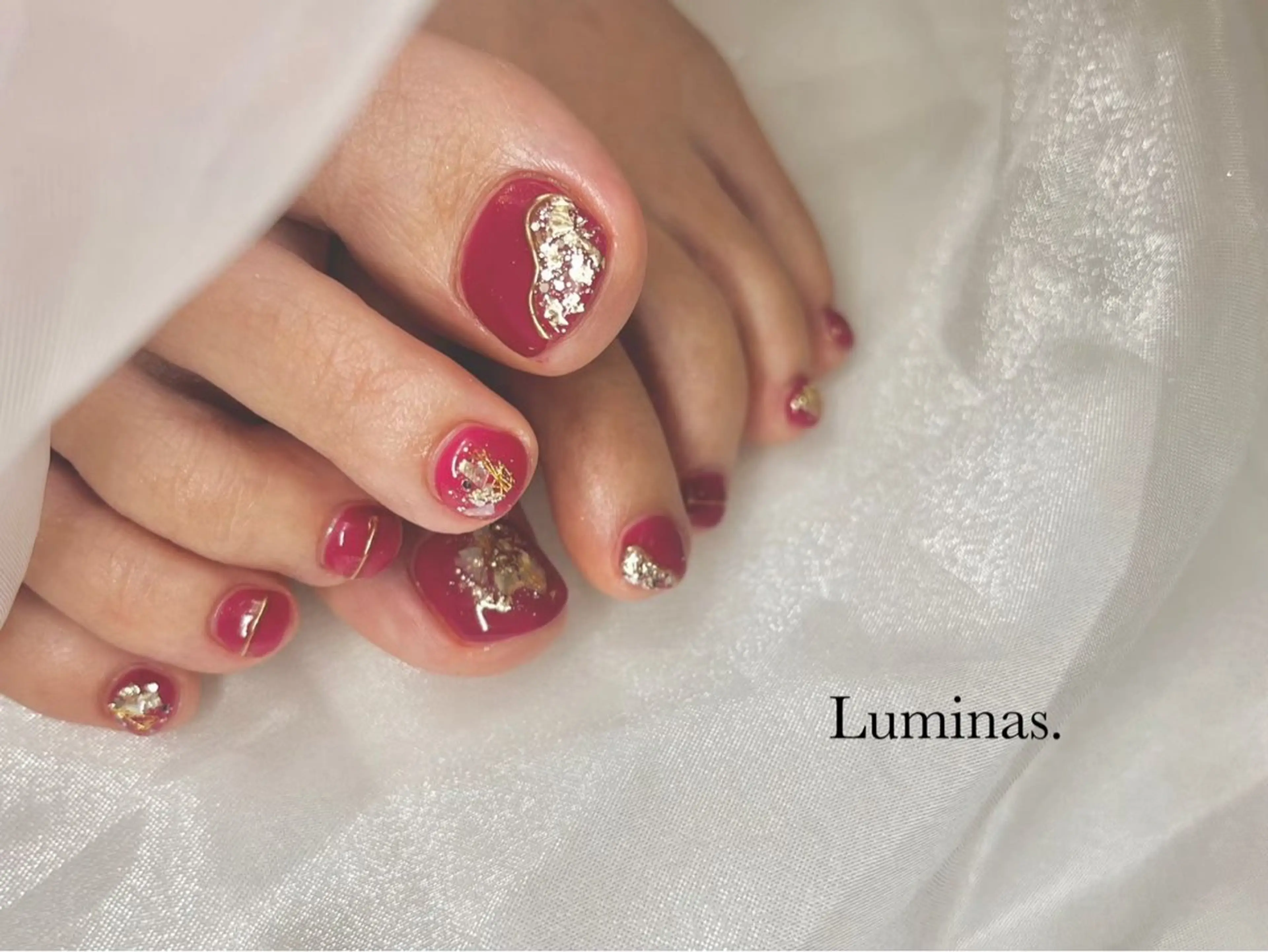 ネイル フットネイル ゴールド 持ち込み 赤色 シルバー ruffle Asukaのネイルデザイン