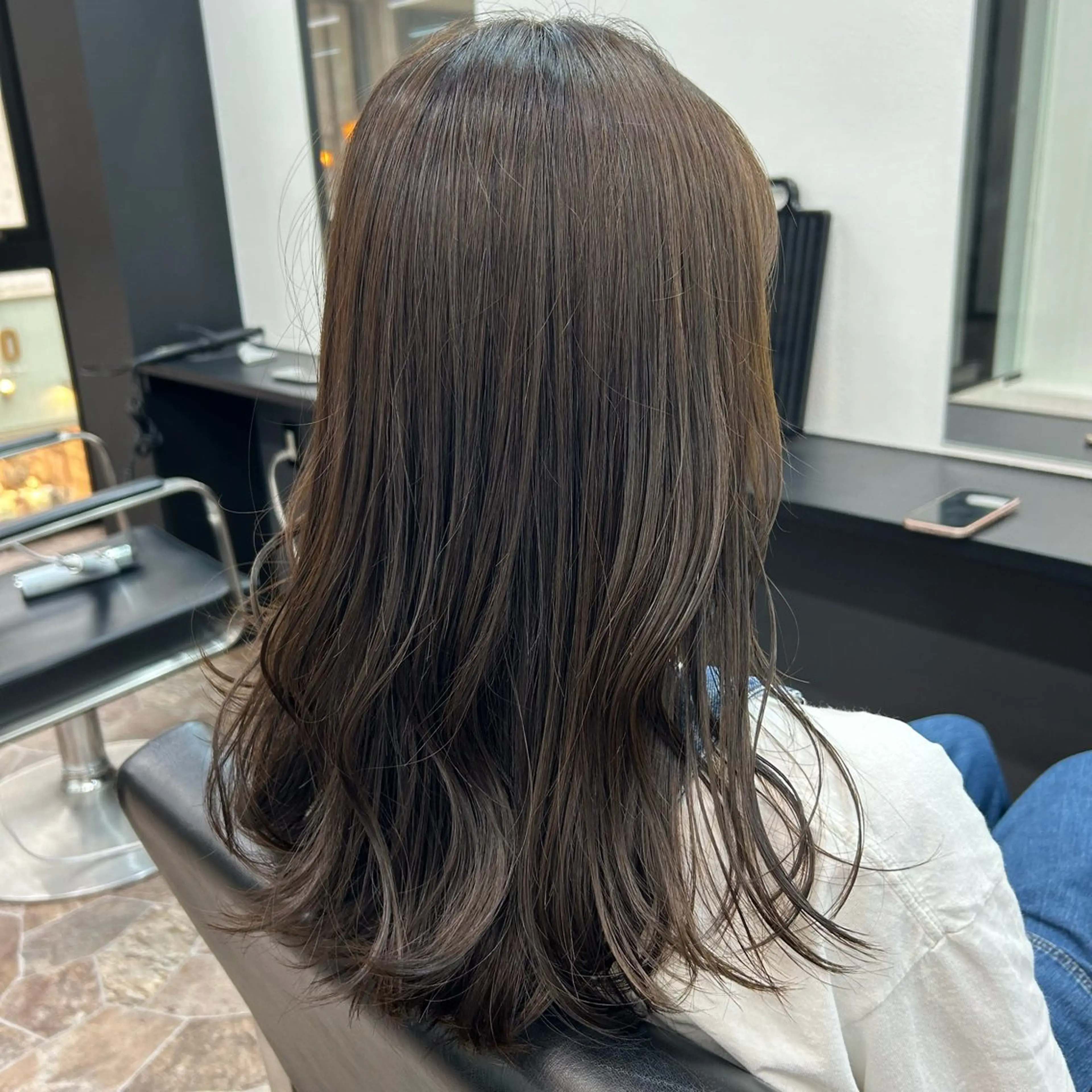 セミロング カラー ブラウンカラー くすみブラウン COEUR🧡 山下　優花のヘアスタイル