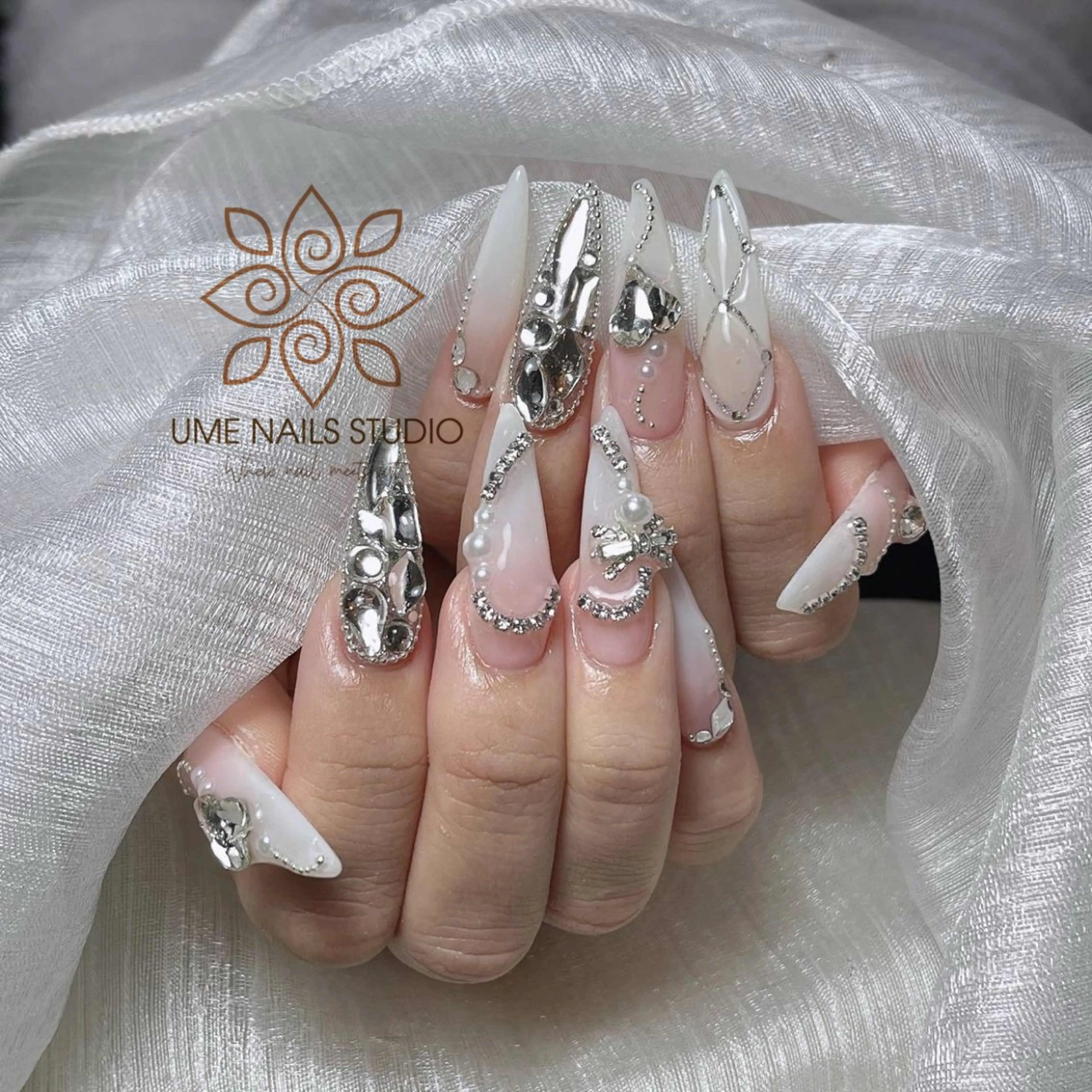 ネイル チークネイル クリアネイル ガーリー キラキラネイル 韓国ネイル Ume Nail Studioのネイルデザイン