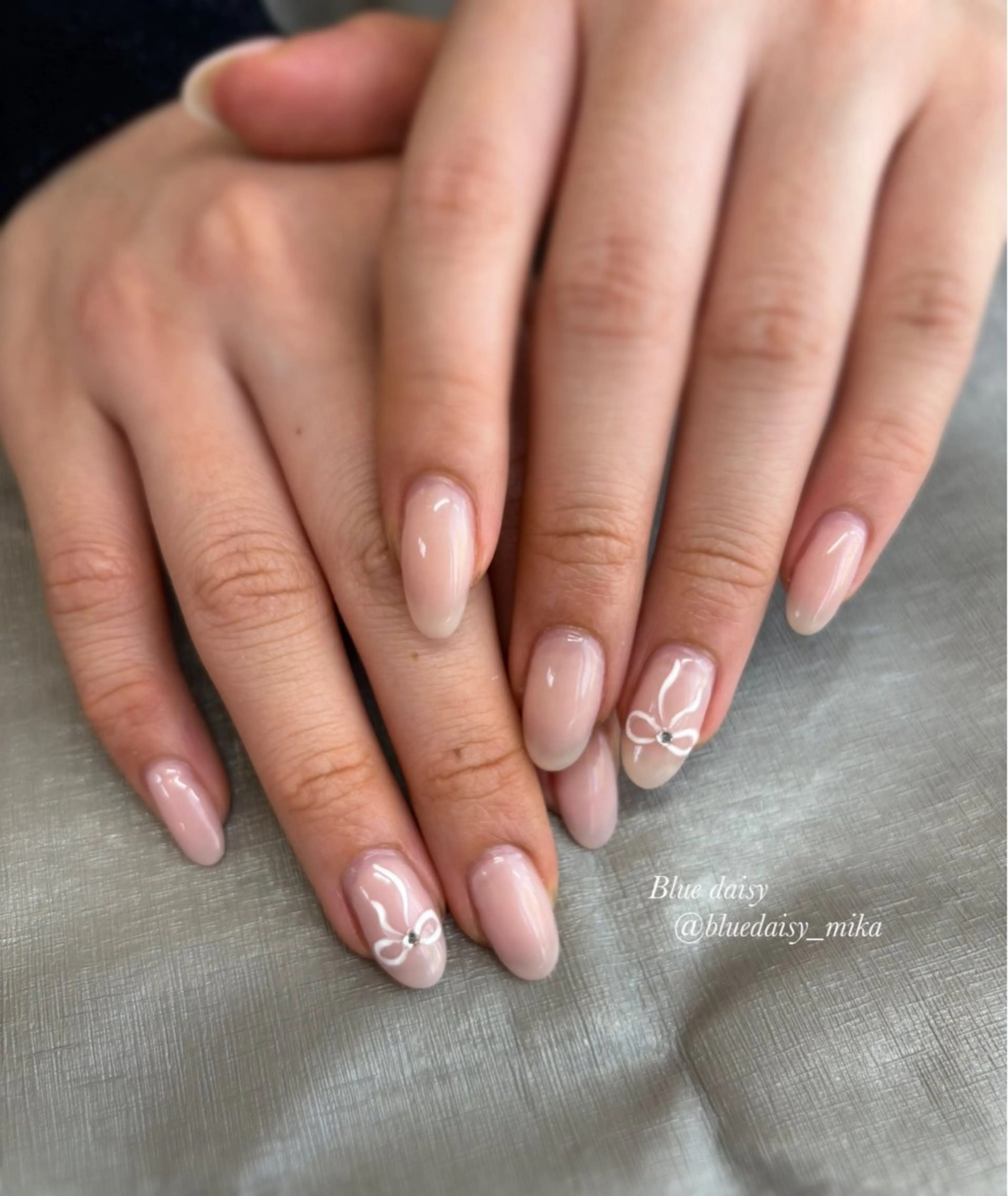 ネイル リボン ハンドネイル Blue　daisy　栄本店 【ブルーデイジー】所属・Blue daisy 栄本店のネイルデザイン