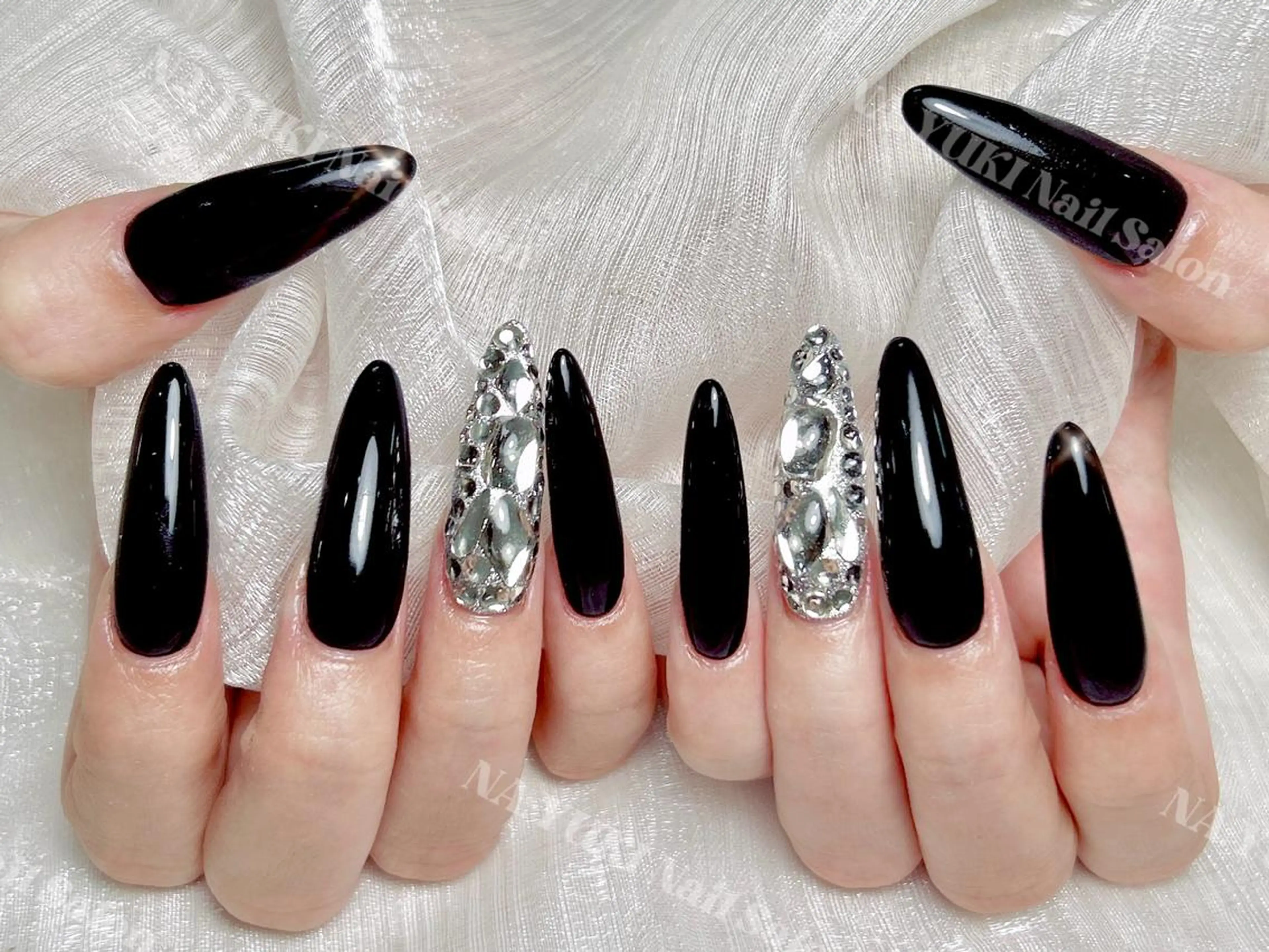 ネイル Queenie 🦋のネイルデザイン