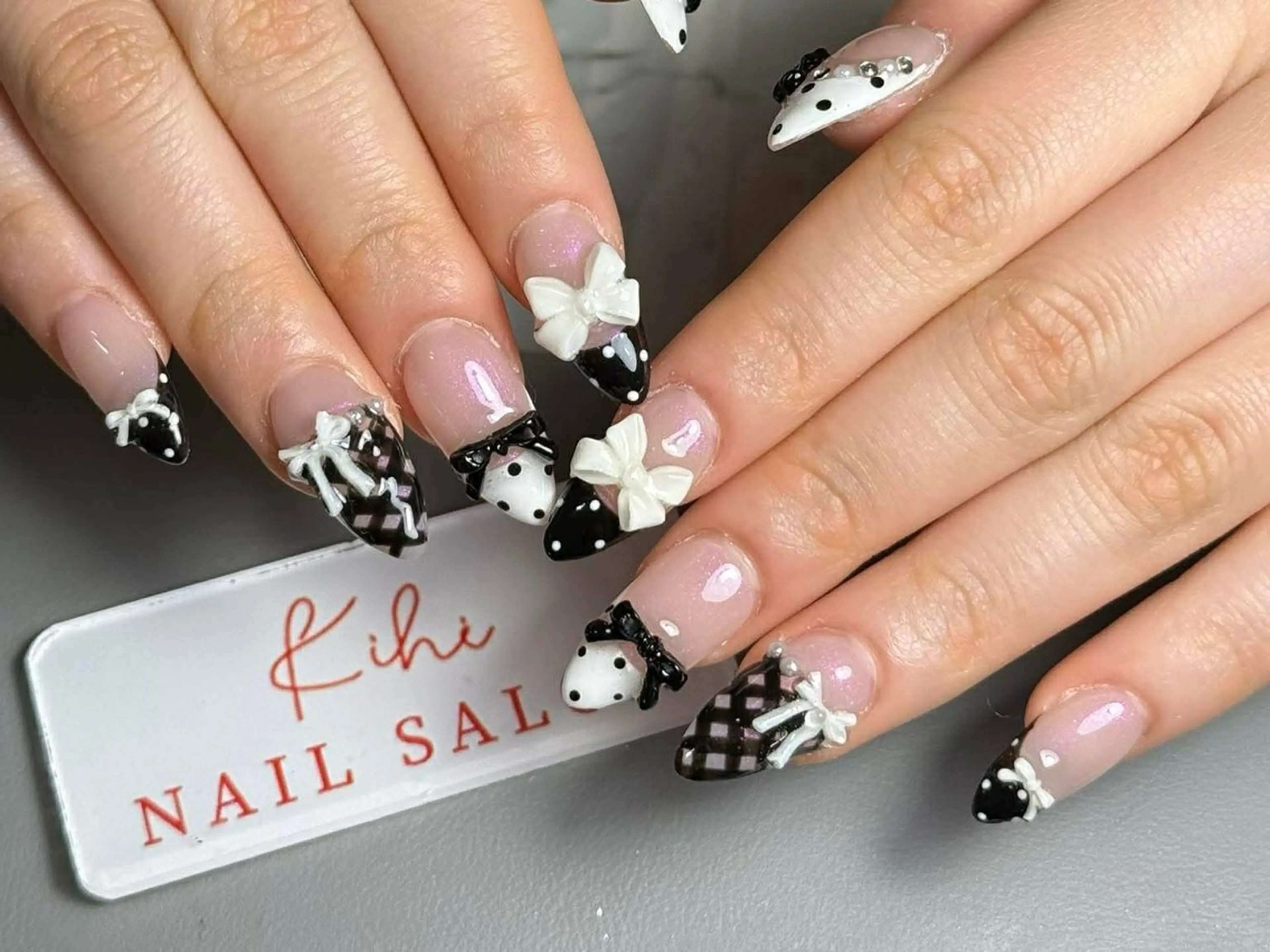 ネイル アートネイル フレンチネイル ジェルネイル グラデーション 韓国ネイル ハンドネイル 💕鈴木ユリ パラジェル/オフ無料のネイルデザイン