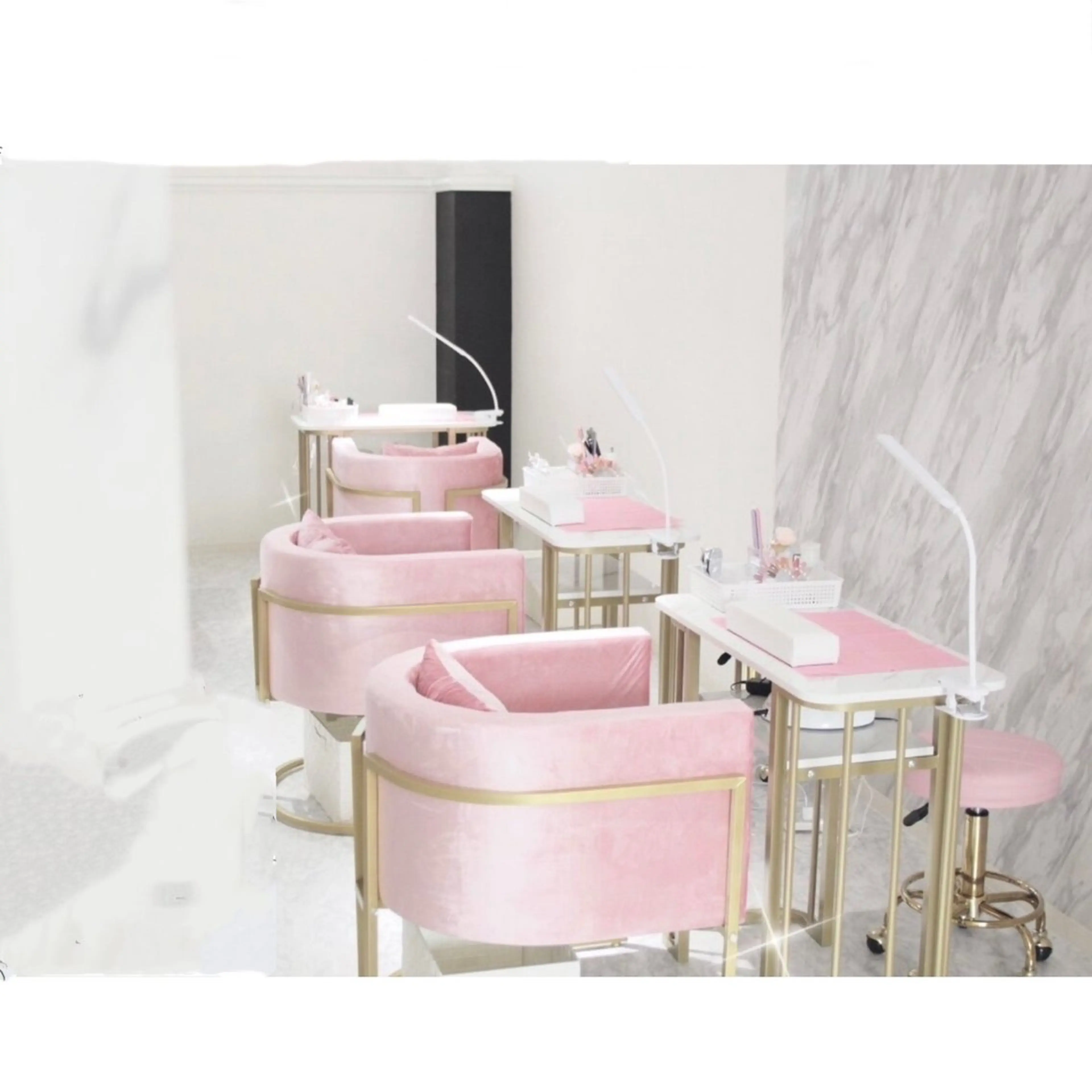 マシェリローズ所属・Macherie Roseのネイルデザイン